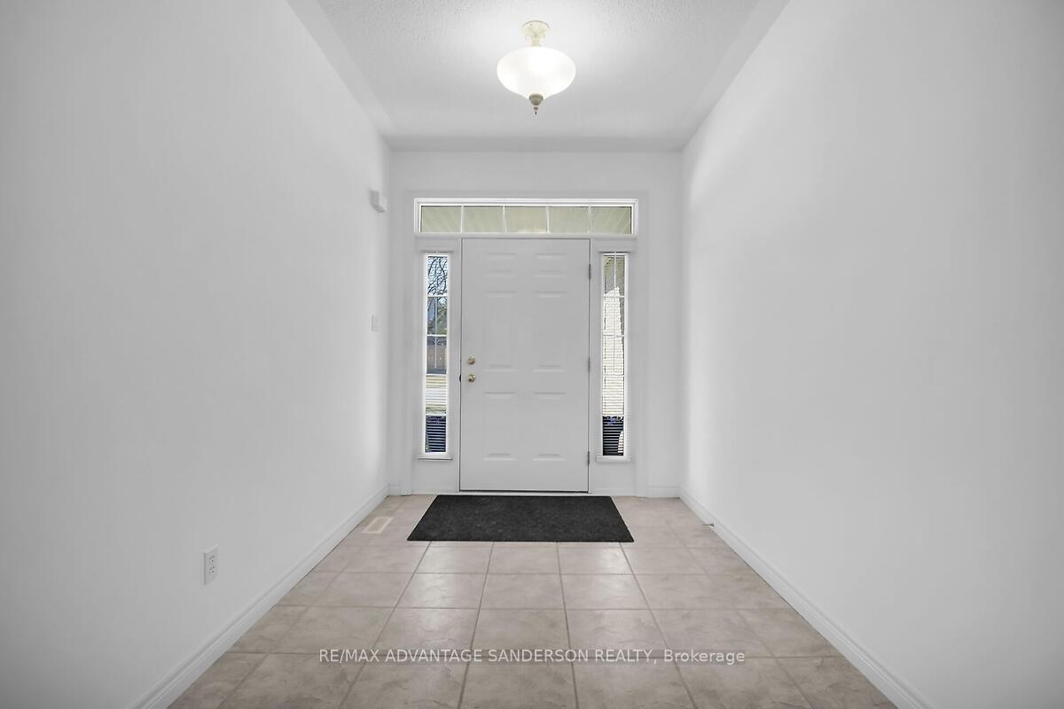 Photo 23 of 42 Calvert Lane, Middlesex Centre, Ilderton — HOMEH