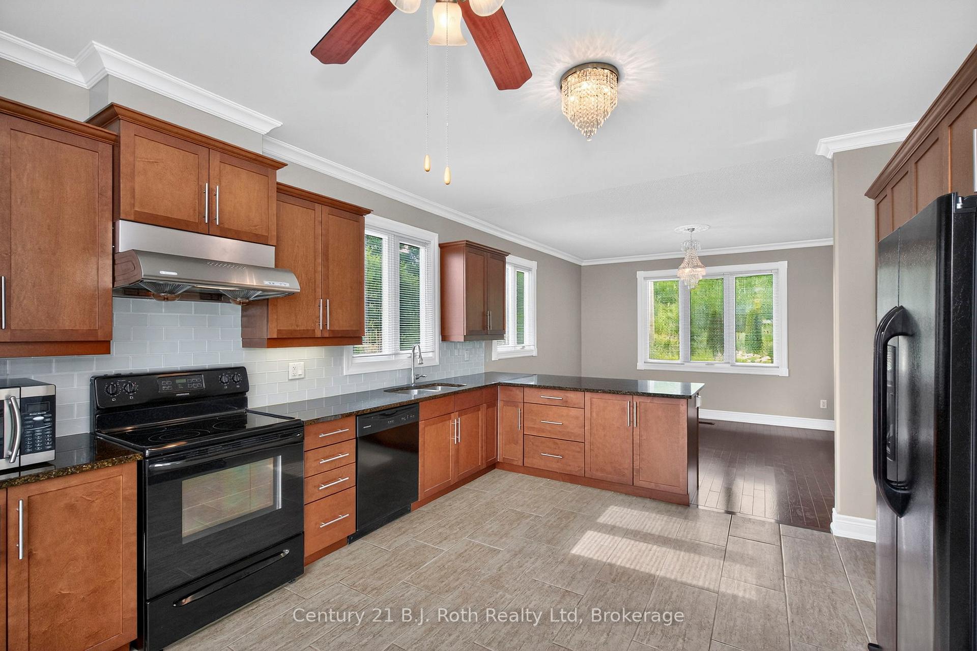 Photo 6 of 626 Taylor Drive, Midland — HOMEH