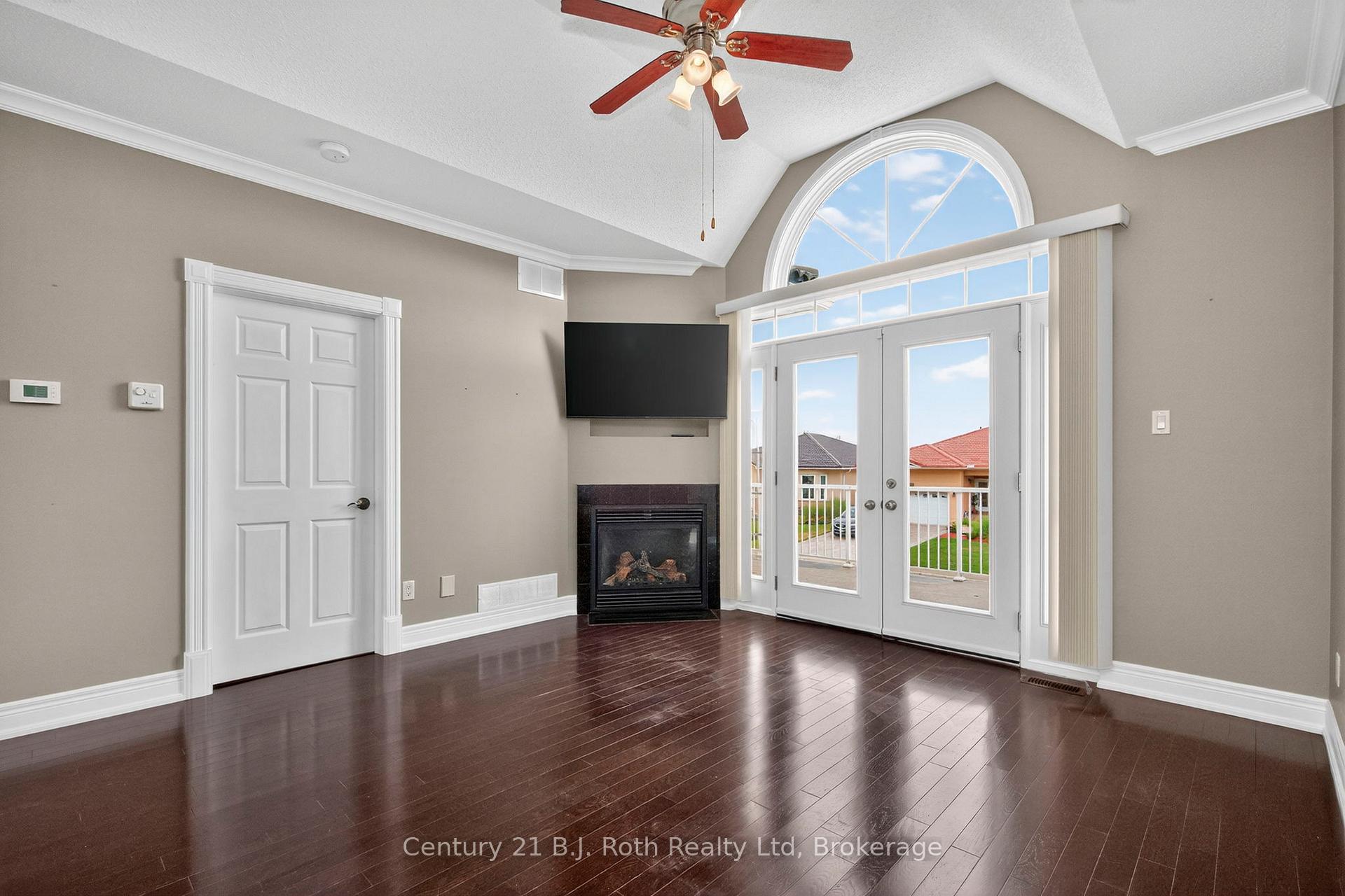 Photo 12 of 626 Taylor Drive, Midland — HOMEH