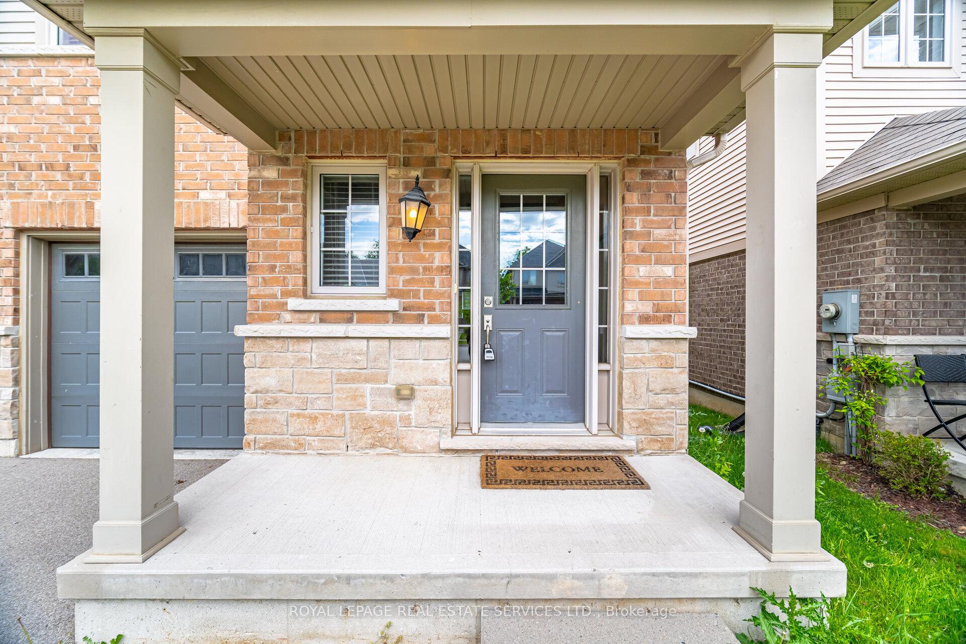 Photo 6 of 139 Echovalley Drive, Hamilton, Stoney Creek Mountain — HOMEH