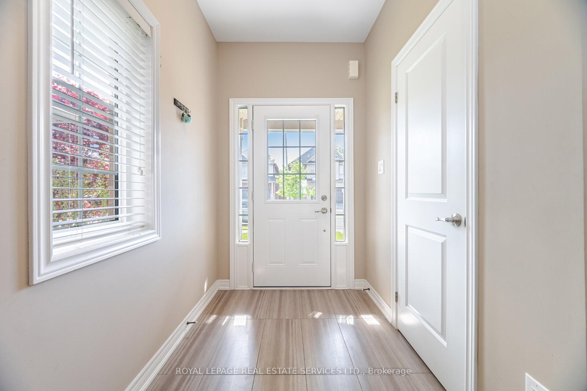 Photo 7 of 139 Echovalley Drive, Hamilton, Stoney Creek Mountain — HOMEH