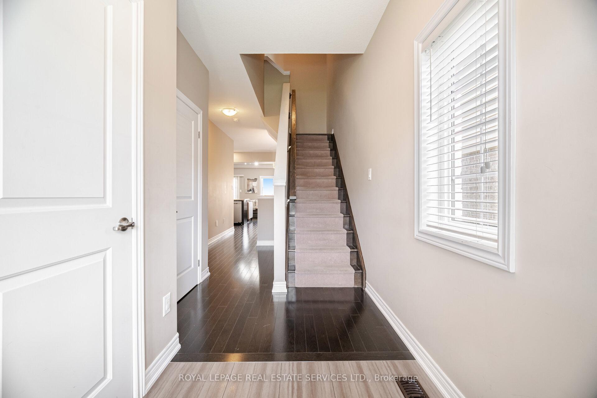 Photo 8 of 139 Echovalley Drive, Hamilton, Stoney Creek Mountain — HOMEH