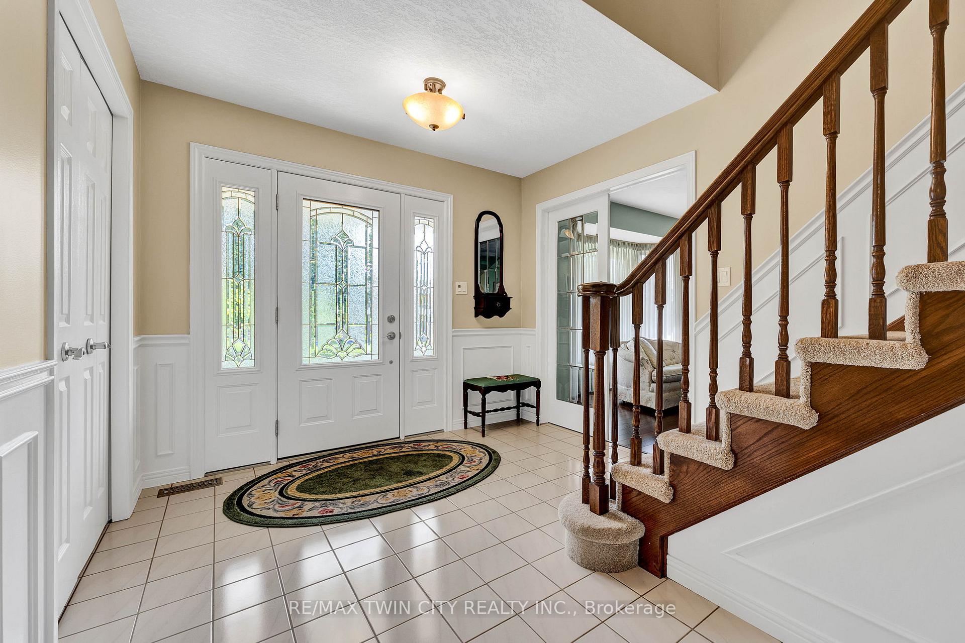 Photo 2 of 73 Rolling Acres Drive, Kitchener — HOMEH