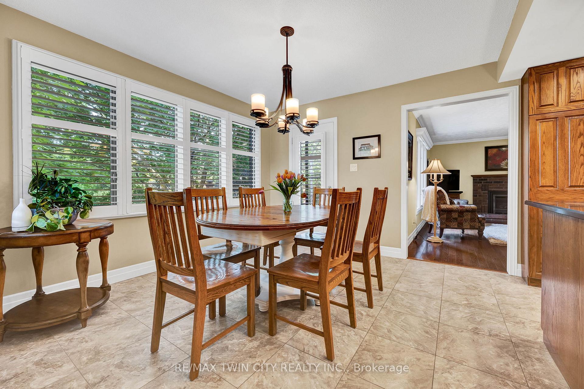 Photo 5 of 73 Rolling Acres Drive, Kitchener — HOMEH
