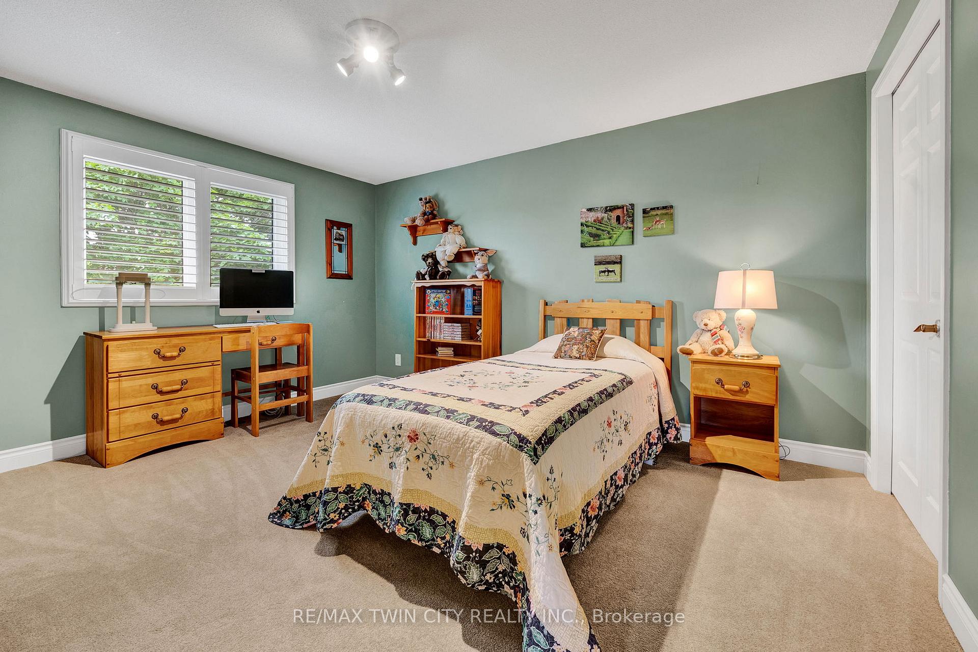 Photo 17 of 73 Rolling Acres Drive, Kitchener — HOMEH