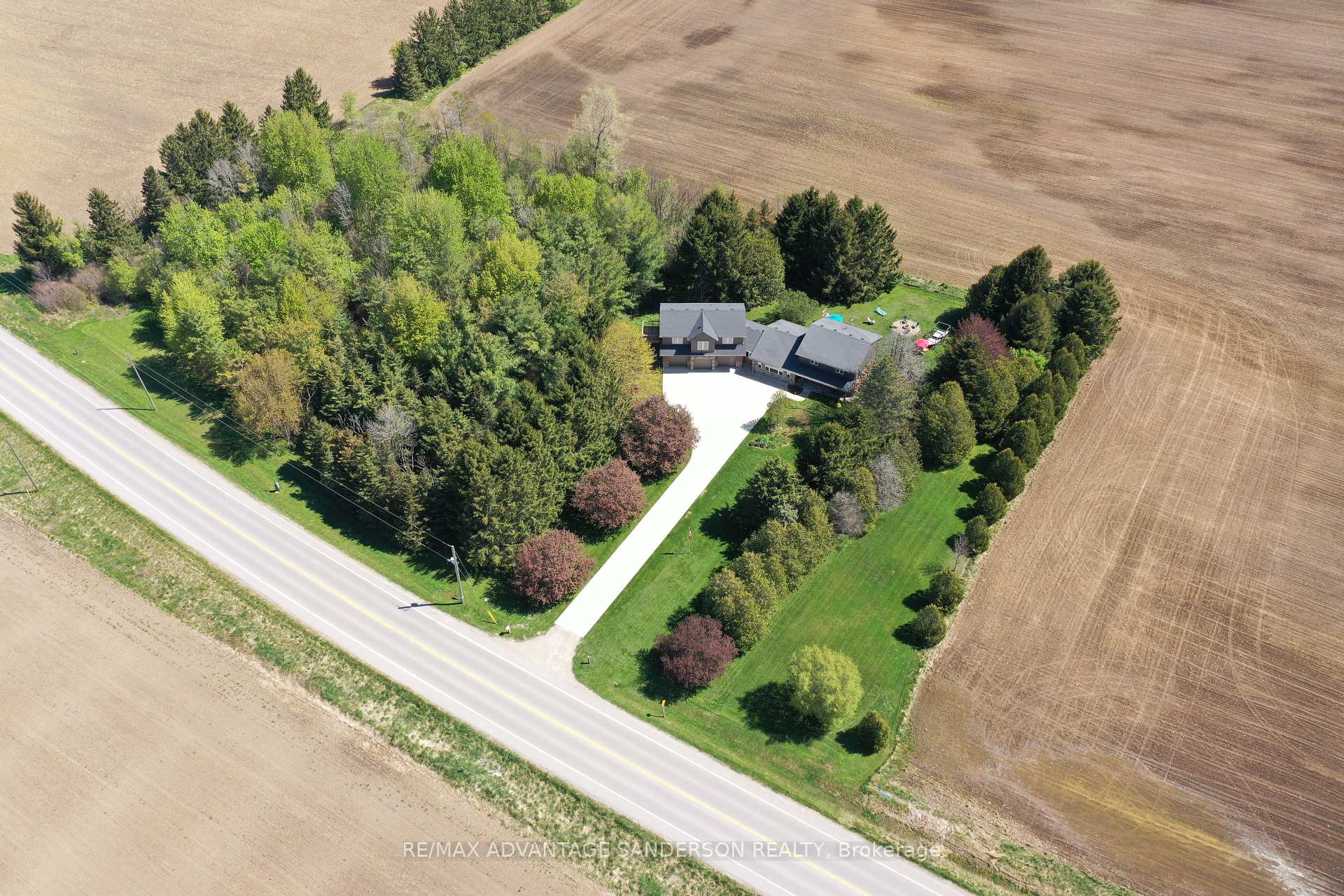 Photo 7 of 23062 Hyde Park Road, Middlesex Centre, Rural Middlesex Centre — HOMEH