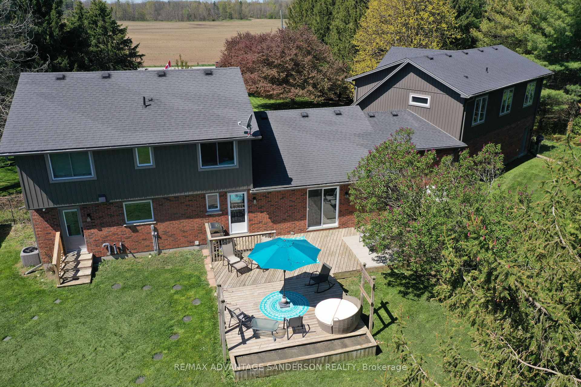Photo 10 of 23062 Hyde Park Road, Middlesex Centre, Rural Middlesex Centre — HOMEH