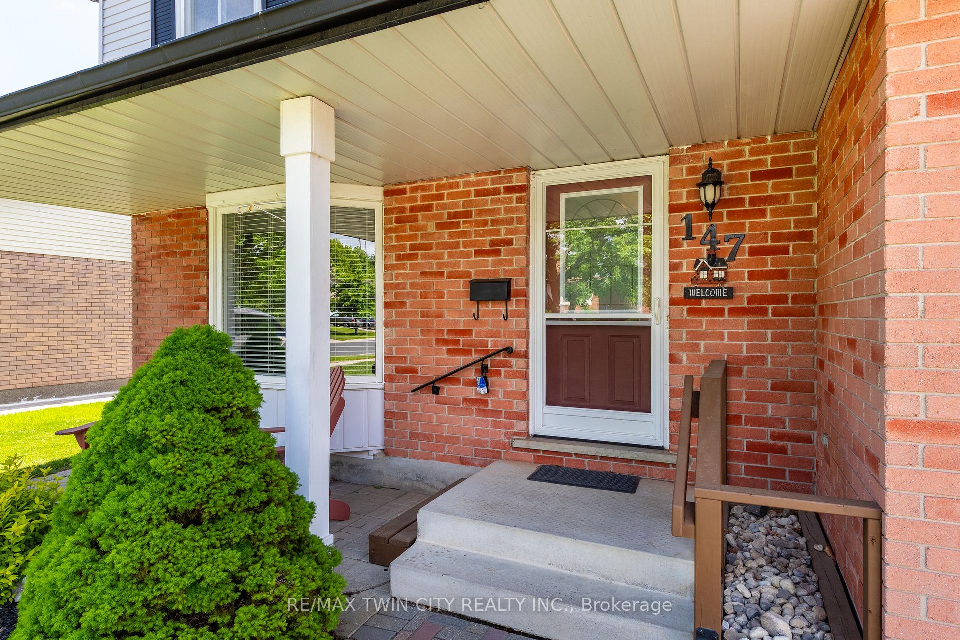 Photo 4 of 147 Gray Street, Kitchener — HOMEH