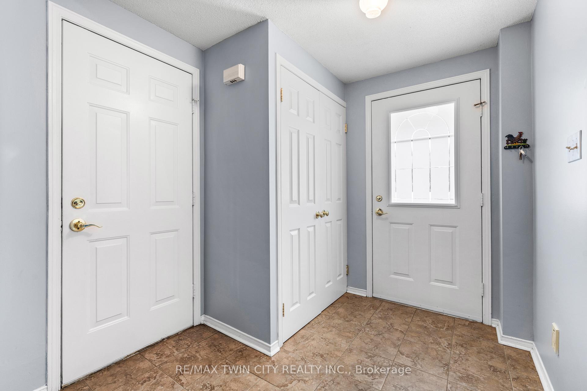 Photo 5 of 147 Gray Street, Kitchener — HOMEH