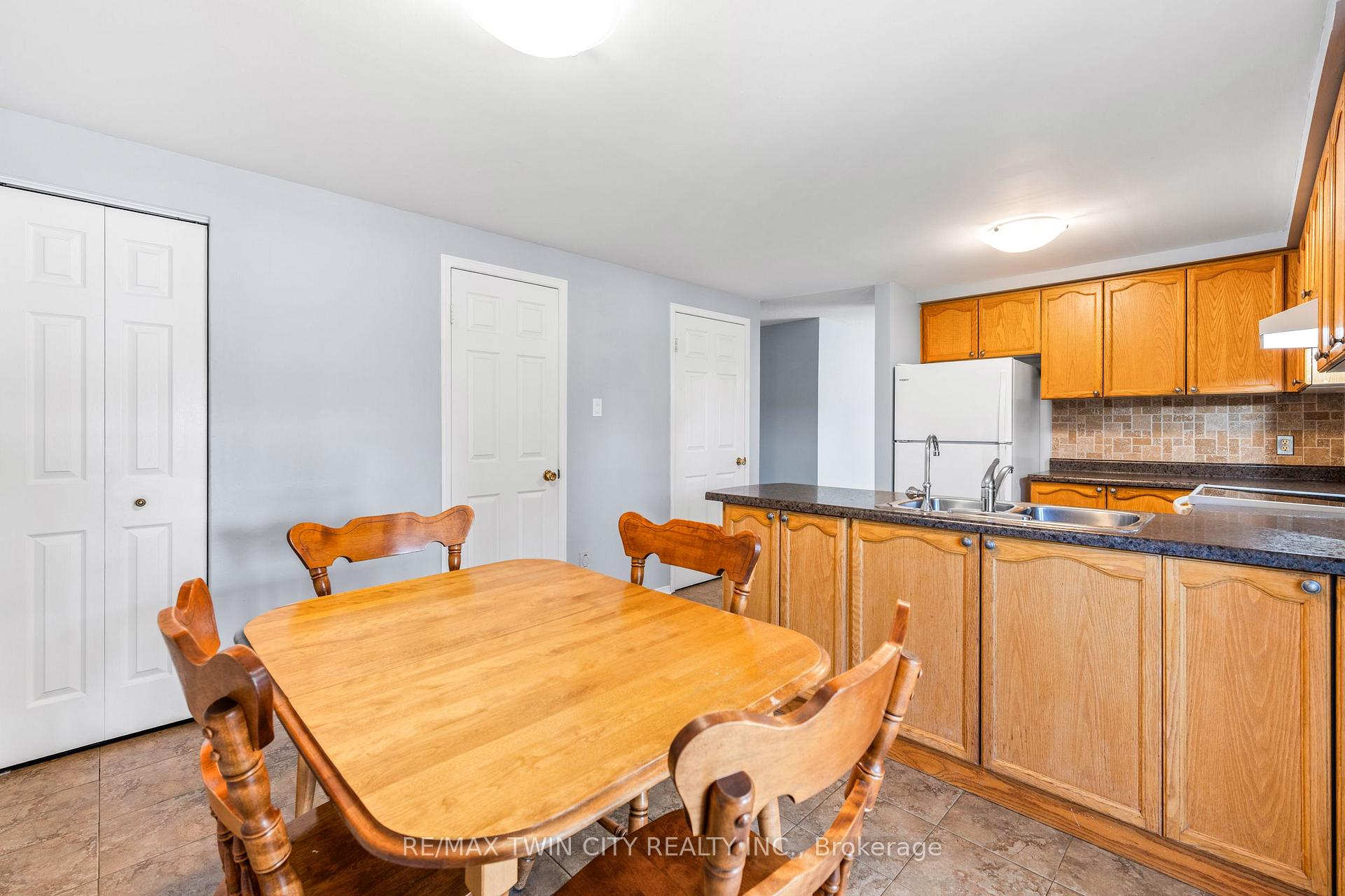 Photo 11 of 147 Gray Street, Kitchener — HOMEH
