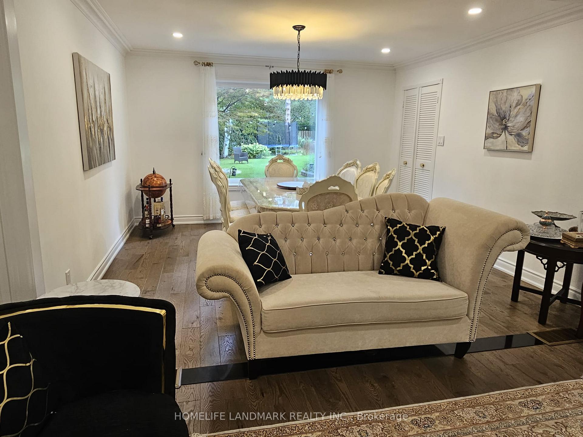 Photo 4 of 74 Julia Street, Markham, Thornhill — HOMEH