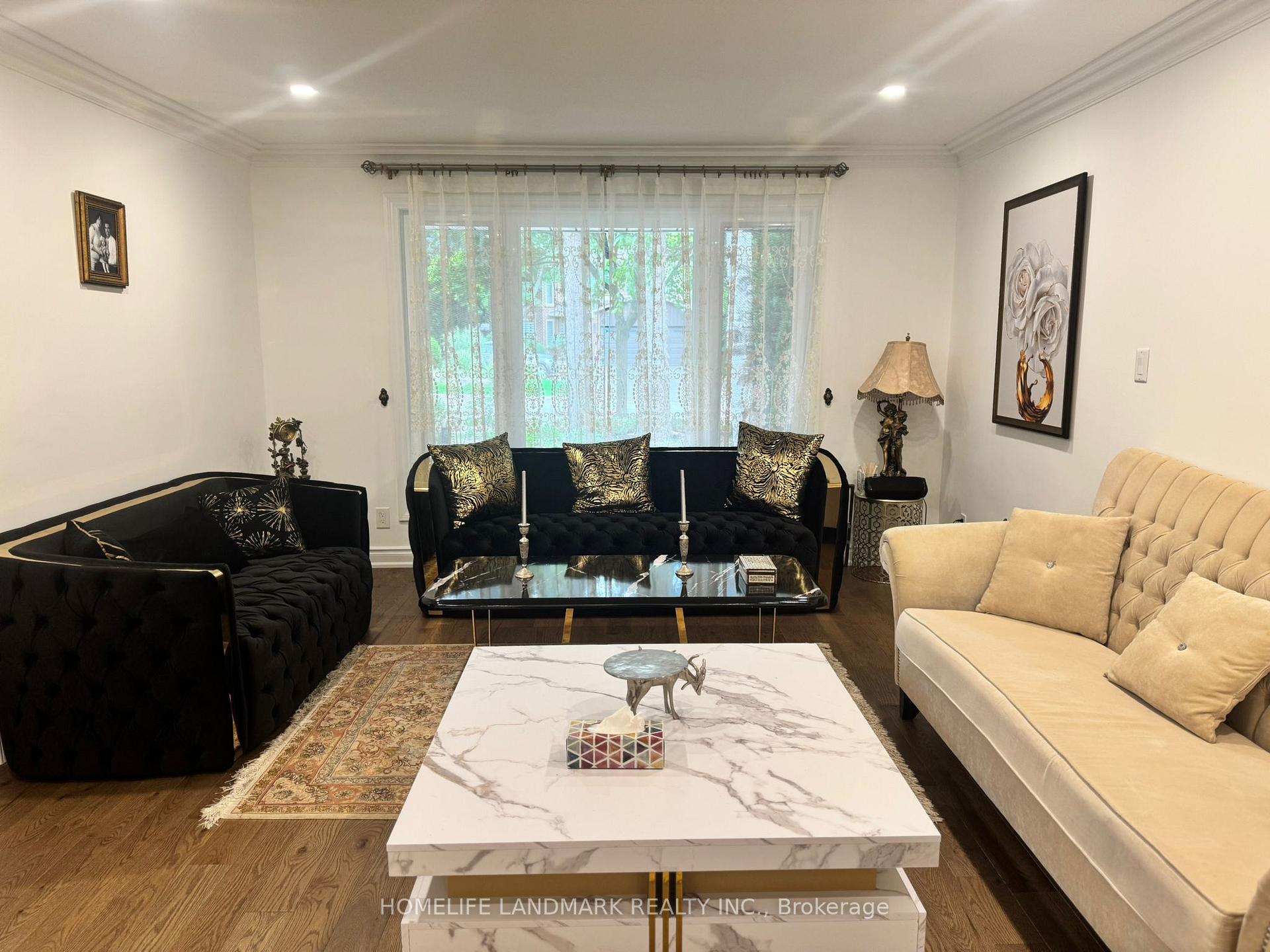 Photo 5 of 74 Julia Street, Markham, Thornhill — HOMEH
