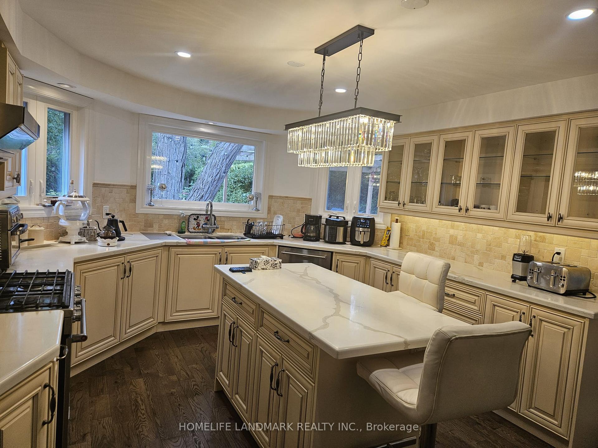 Photo 6 of 74 Julia Street, Markham, Thornhill — HOMEH
