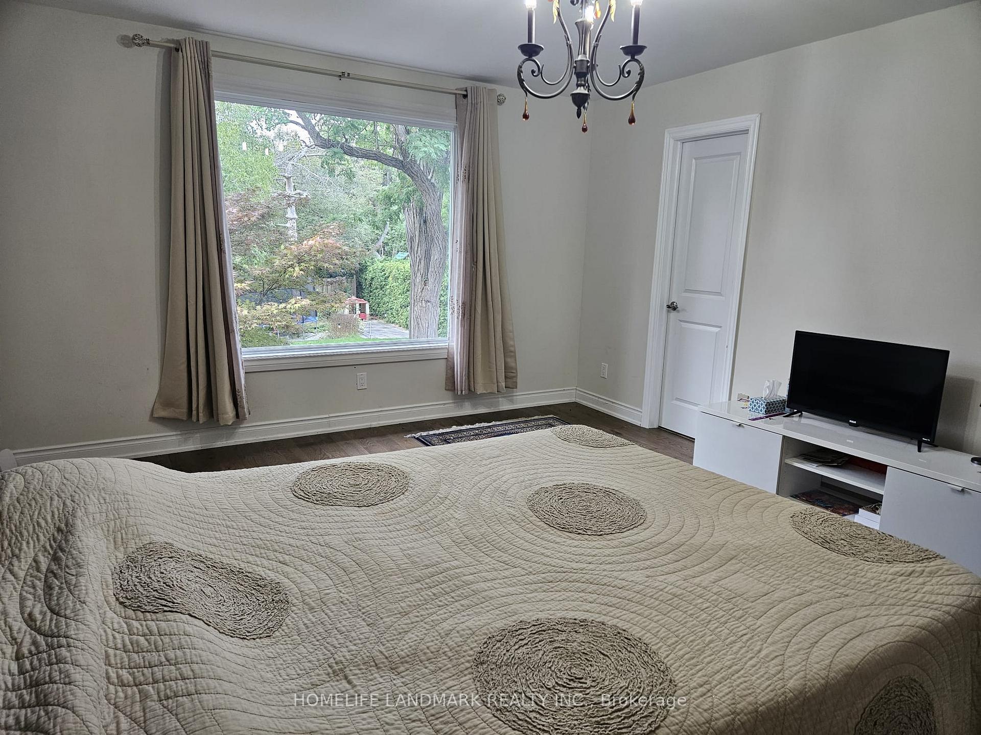 Photo 8 of 74 Julia Street, Markham, Thornhill — HOMEH