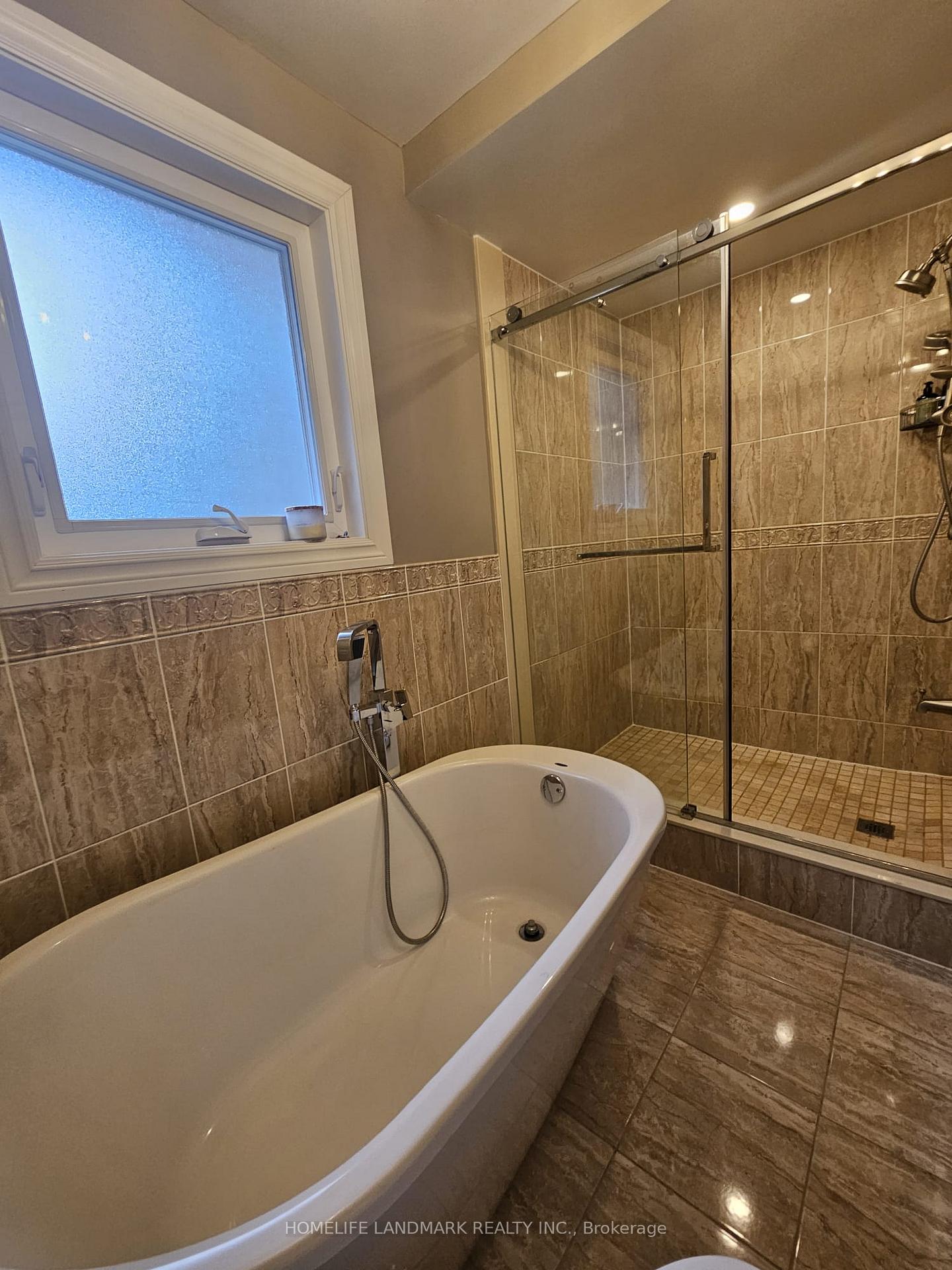 Photo 10 of 74 Julia Street, Markham, Thornhill — HOMEH