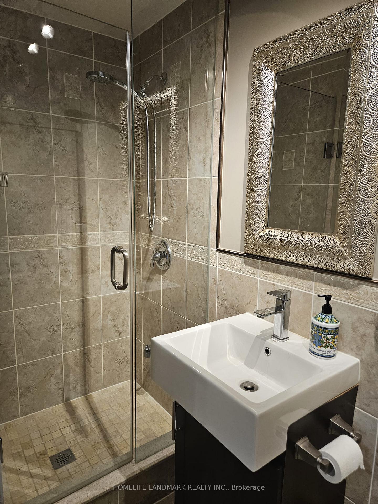 Photo 11 of 74 Julia Street, Markham, Thornhill — HOMEH