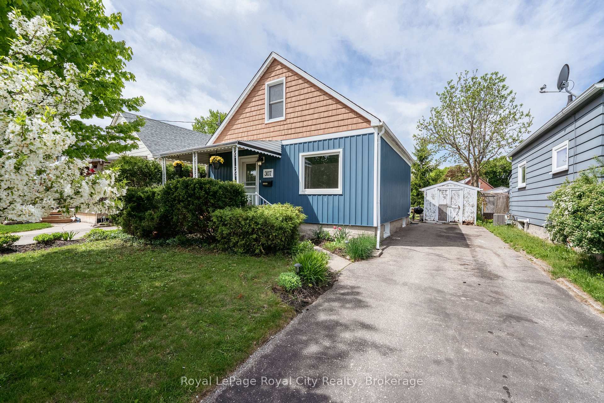Photo 2 of 307 Maple Avenue, Kitchener — HOMEH