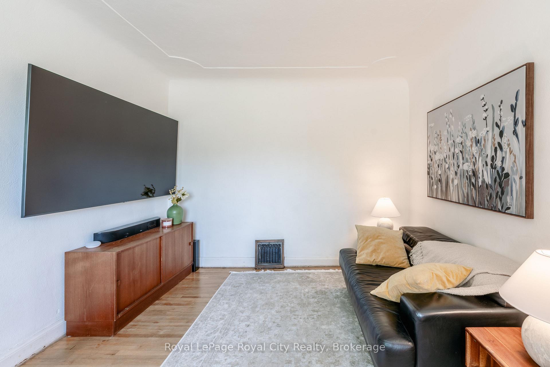 Photo 6 of 307 Maple Avenue, Kitchener — HOMEH