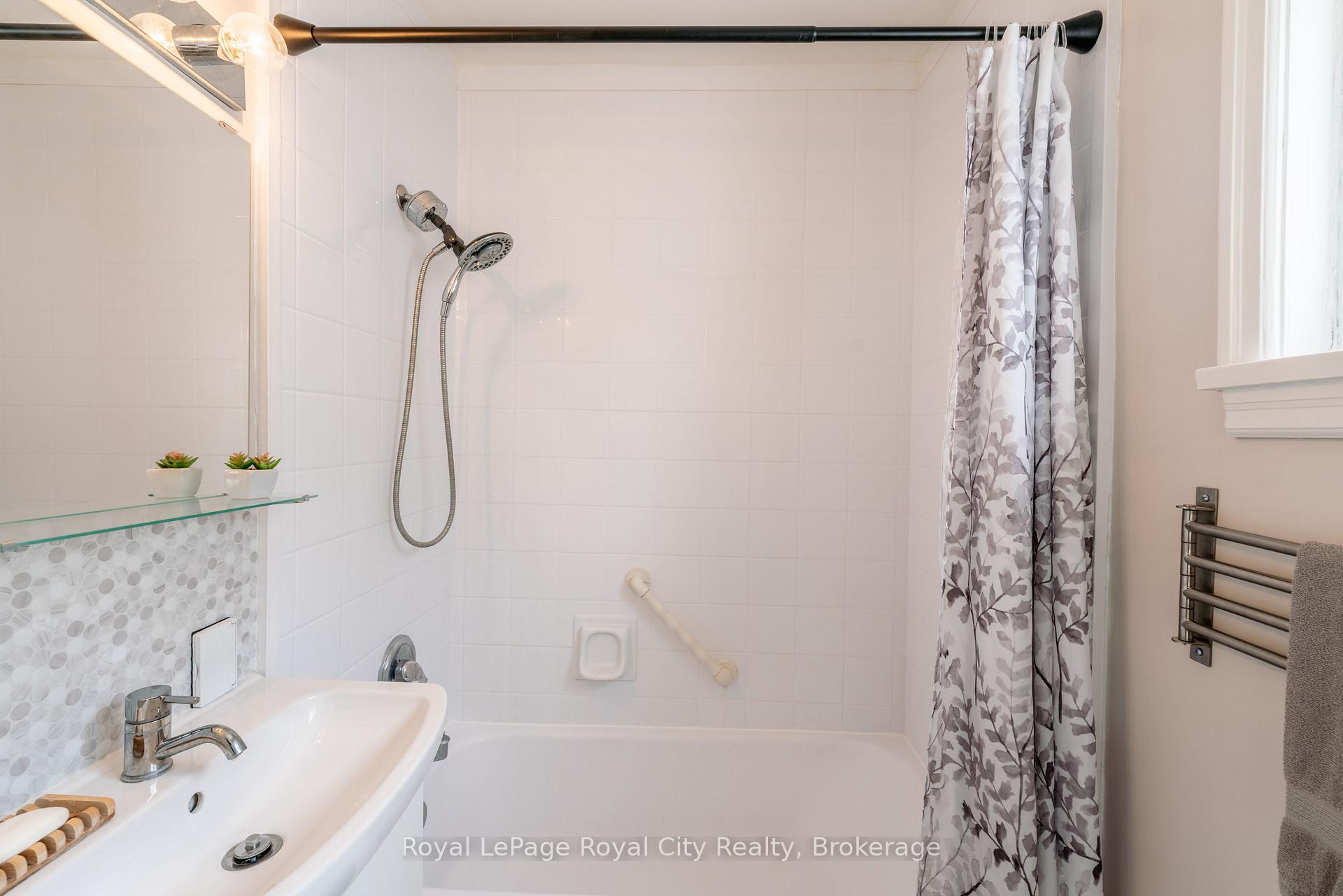 Photo 8 of 307 Maple Avenue, Kitchener — HOMEH