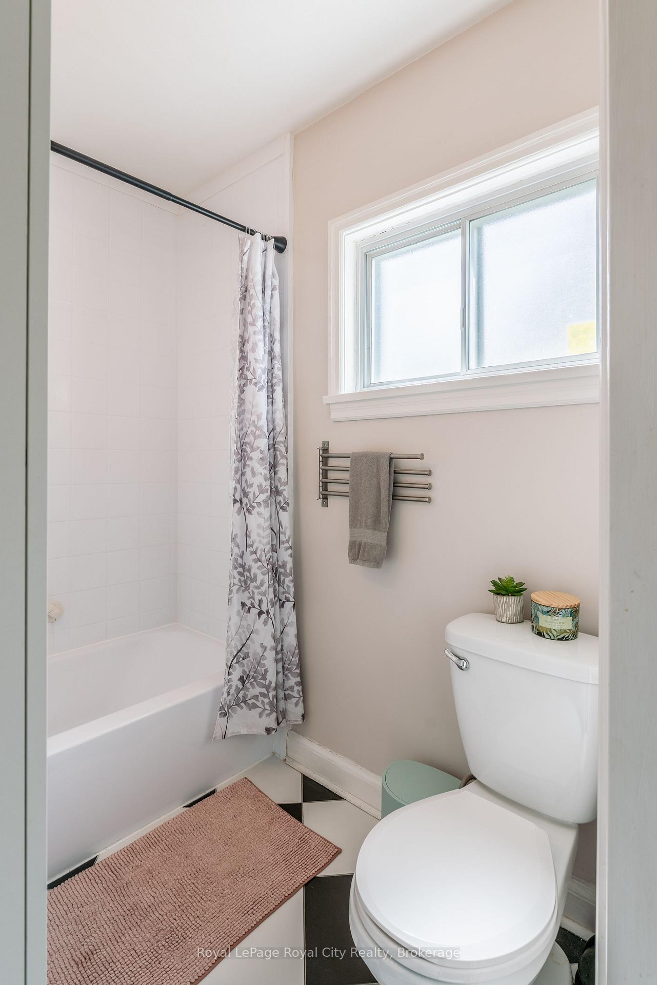 Photo 9 of 307 Maple Avenue, Kitchener — HOMEH