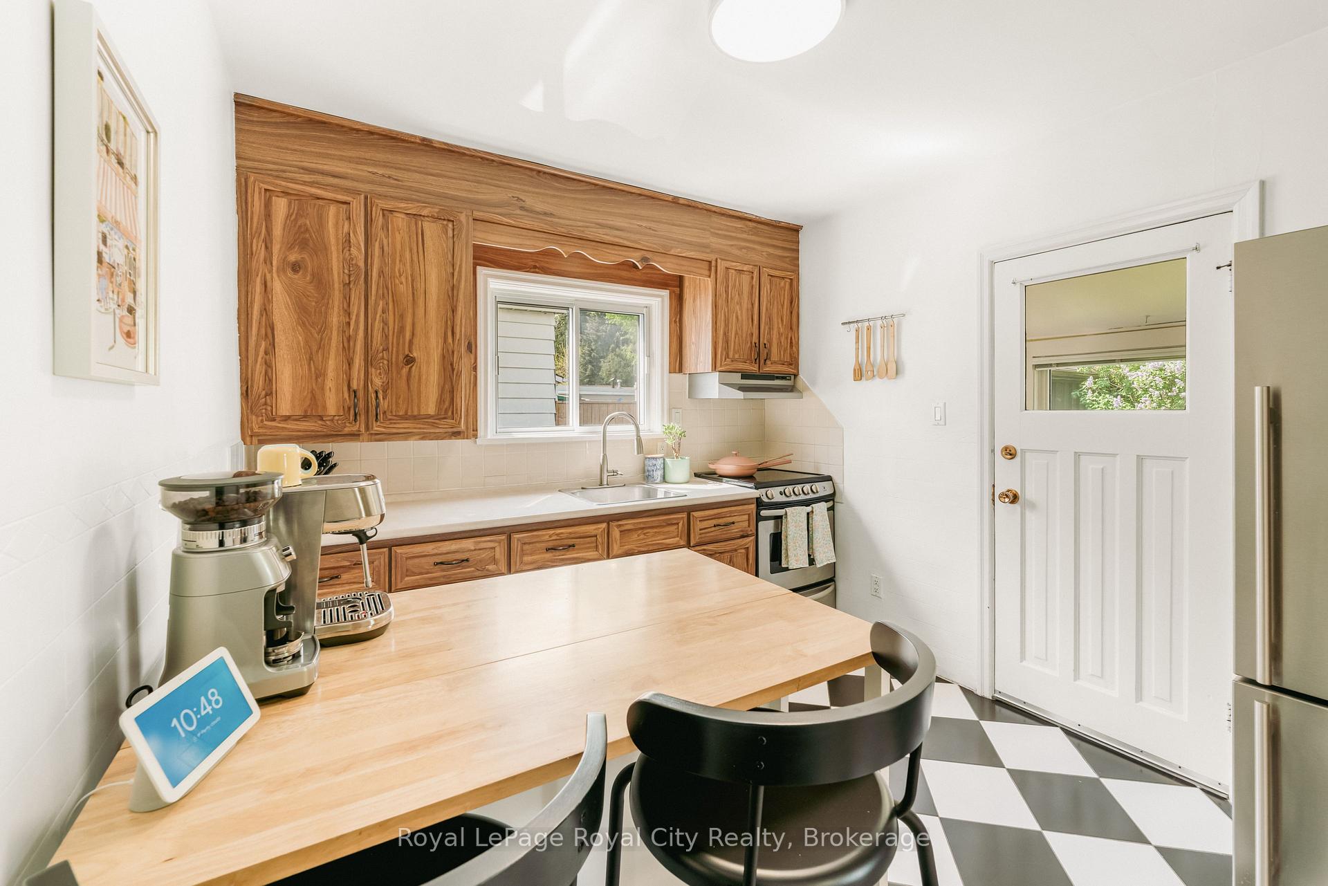 Photo 11 of 307 Maple Avenue, Kitchener — HOMEH