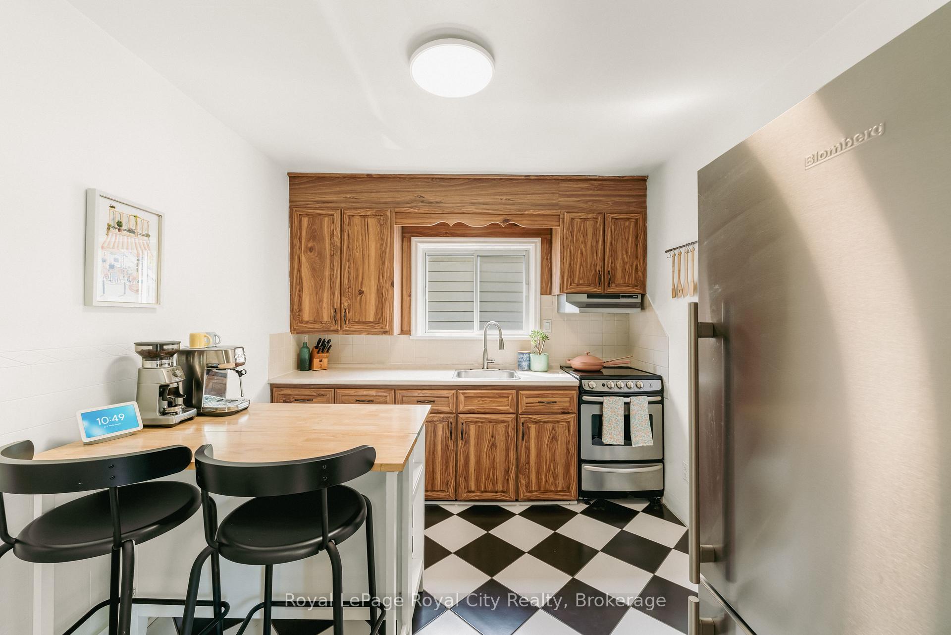 Photo 12 of 307 Maple Avenue, Kitchener — HOMEH