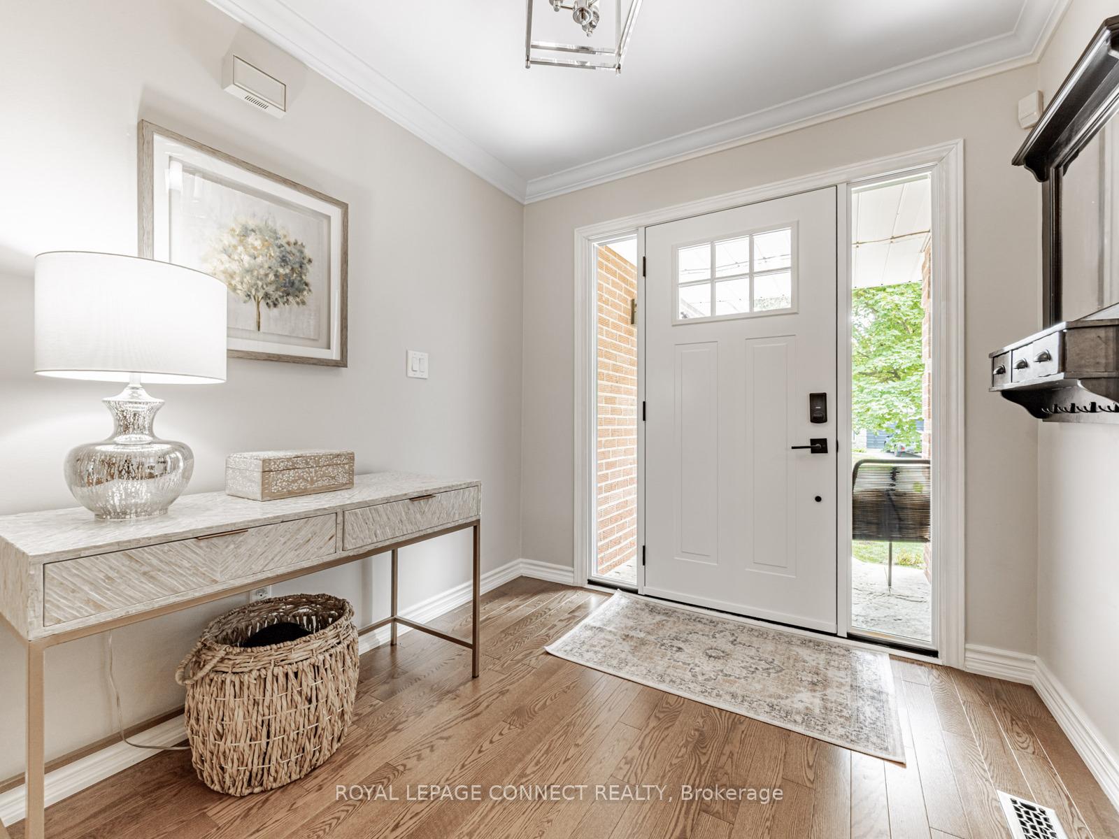 Photo 3 of 42 Lyndhurst Drive, Markham, Thornlea — HOMEH