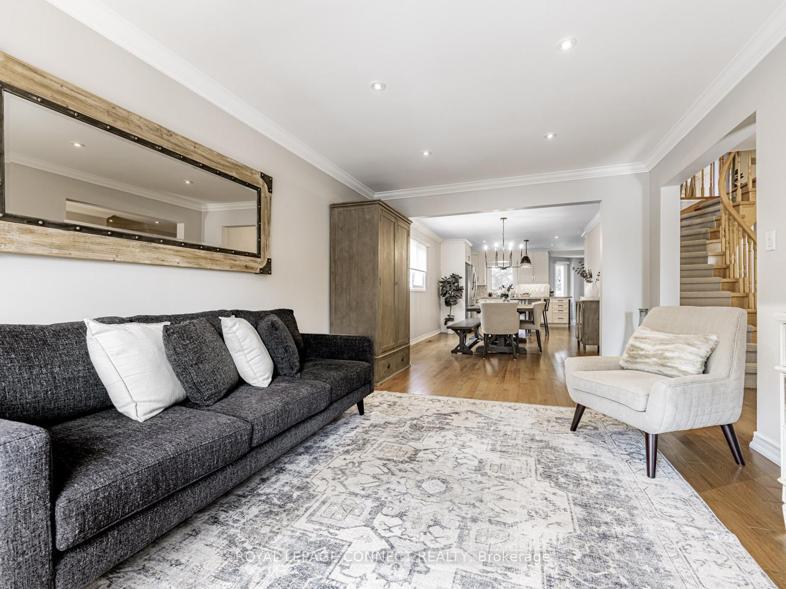 Photo 5 of 42 Lyndhurst Drive, Markham, Thornlea — HOMEH