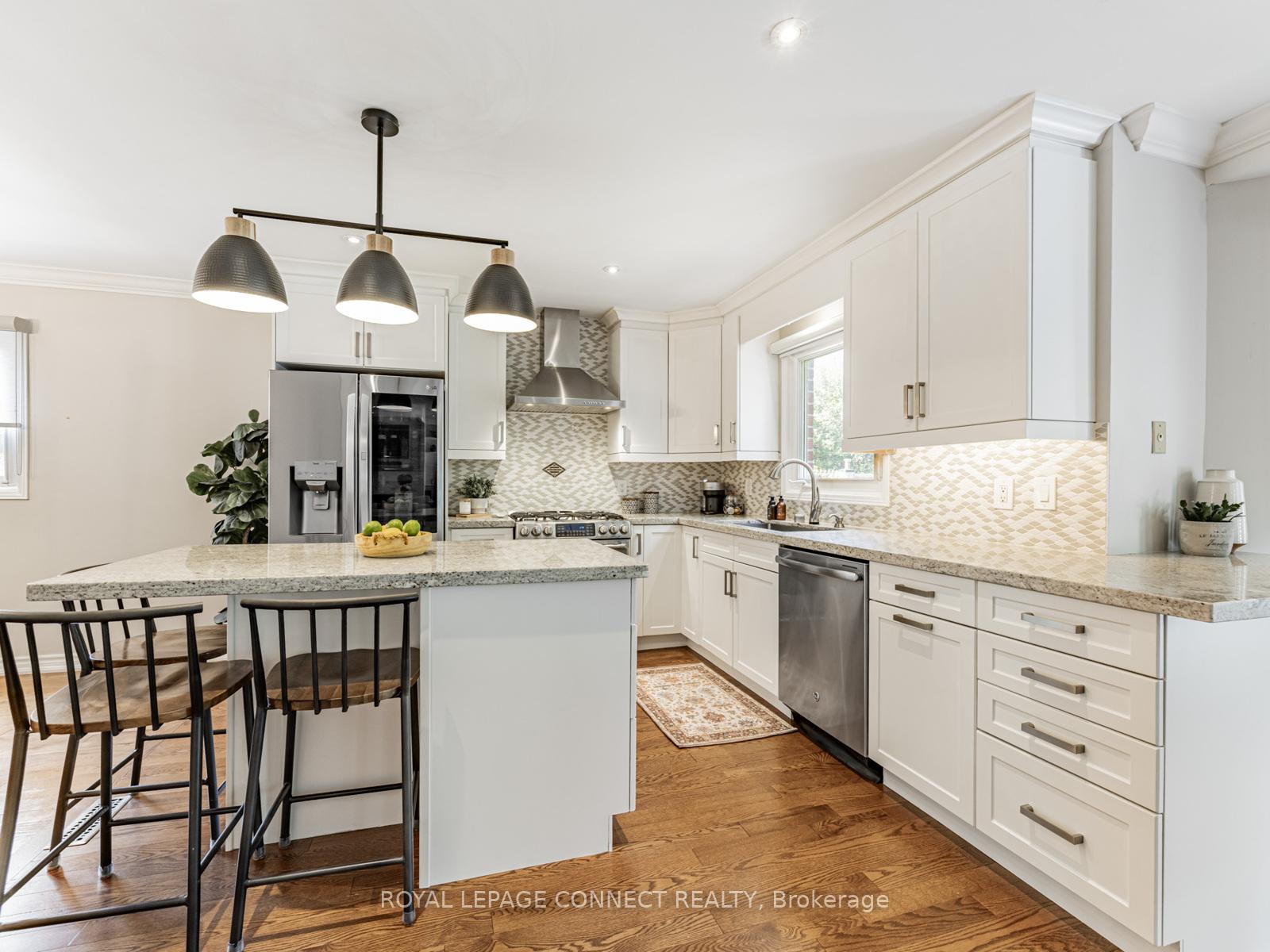 Photo 9 of 42 Lyndhurst Drive, Markham, Thornlea — HOMEH