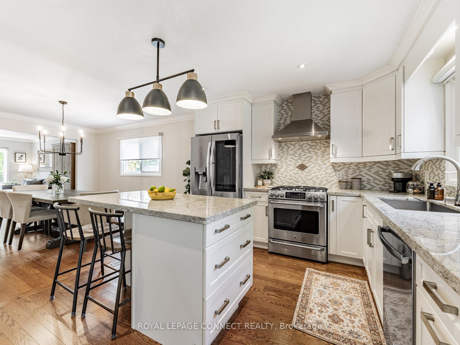 Photo 10 of 42 Lyndhurst Drive, Markham, Thornlea — HOMEH