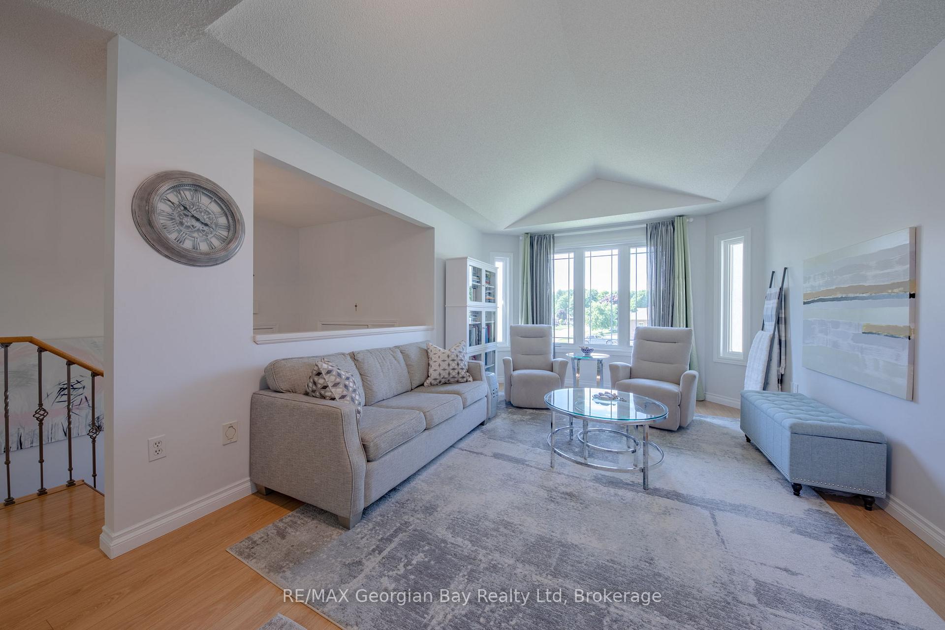 Photo 4 of 160 Griffin Street, Midland — HOMEH