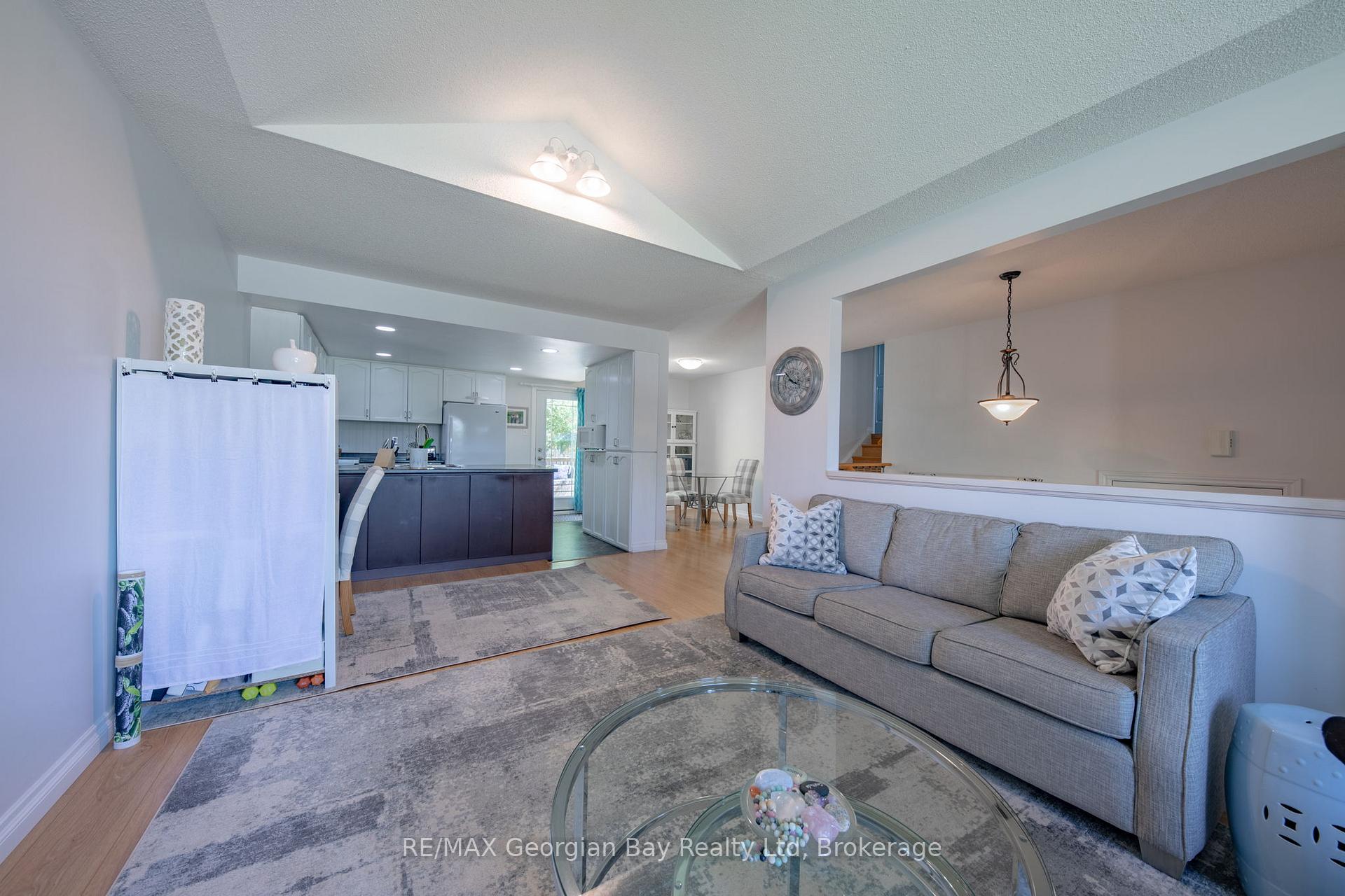 Photo 5 of 160 Griffin Street, Midland — HOMEH