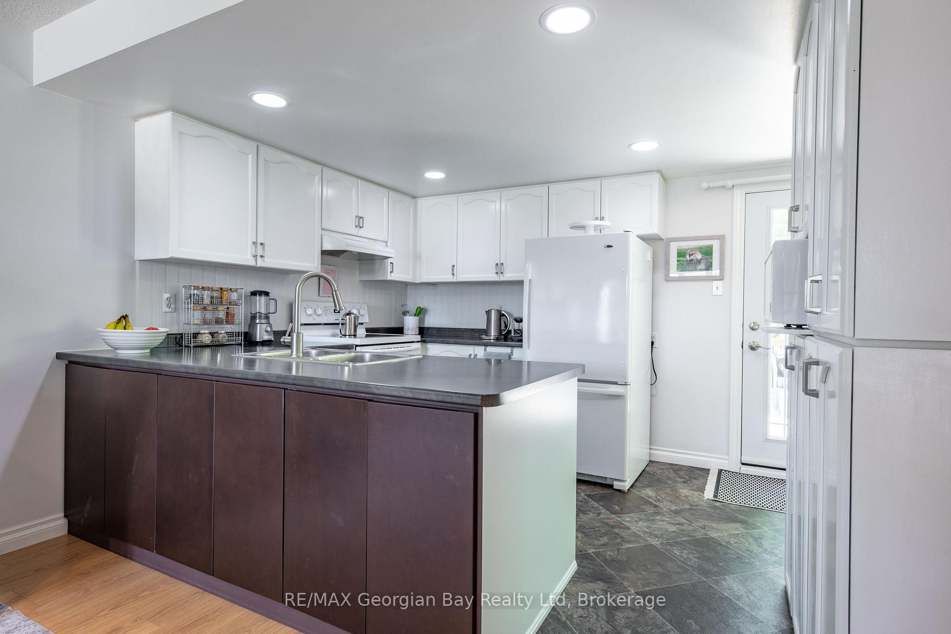 Photo 6 of 160 Griffin Street, Midland — HOMEH