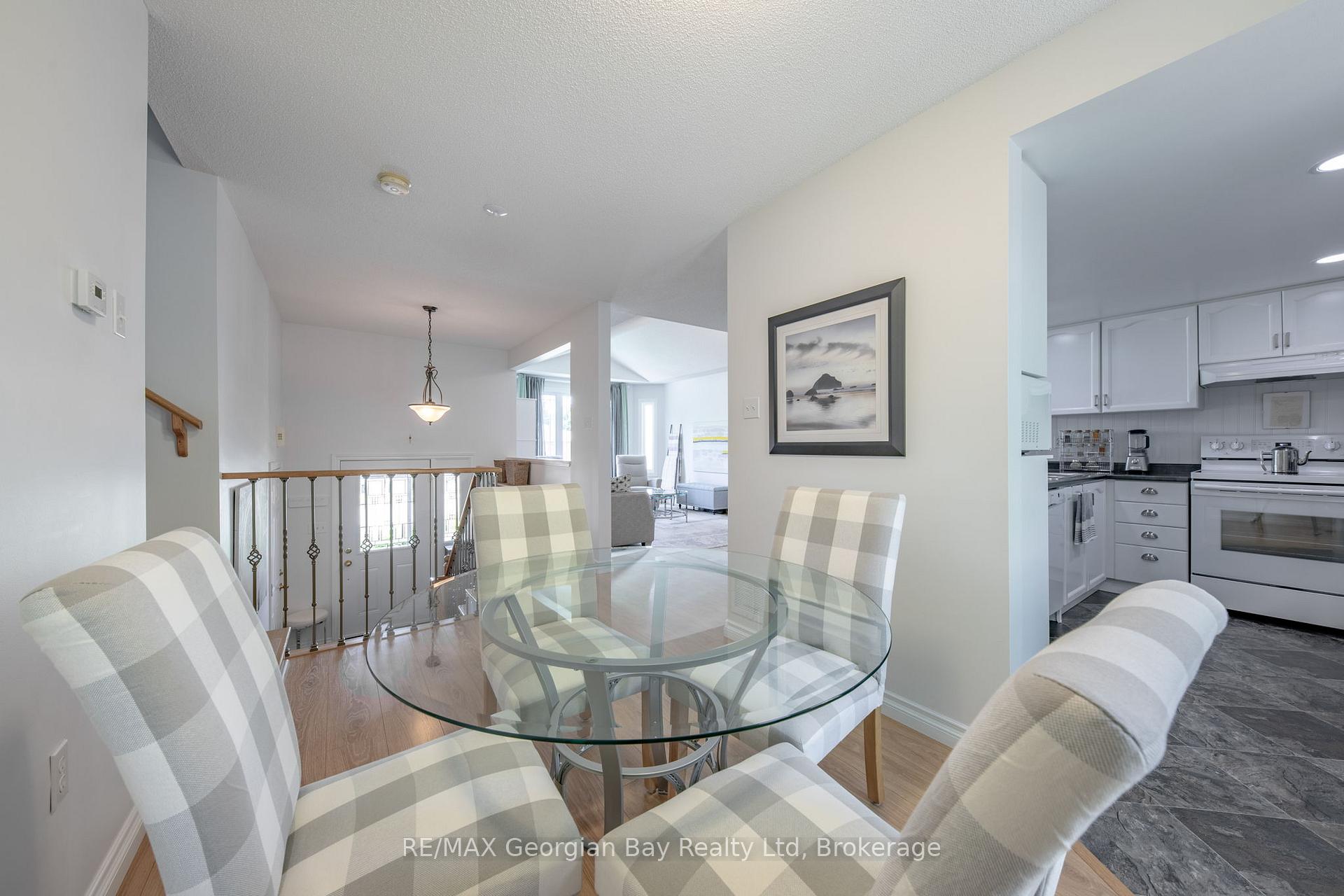Photo 12 of 160 Griffin Street, Midland — HOMEH