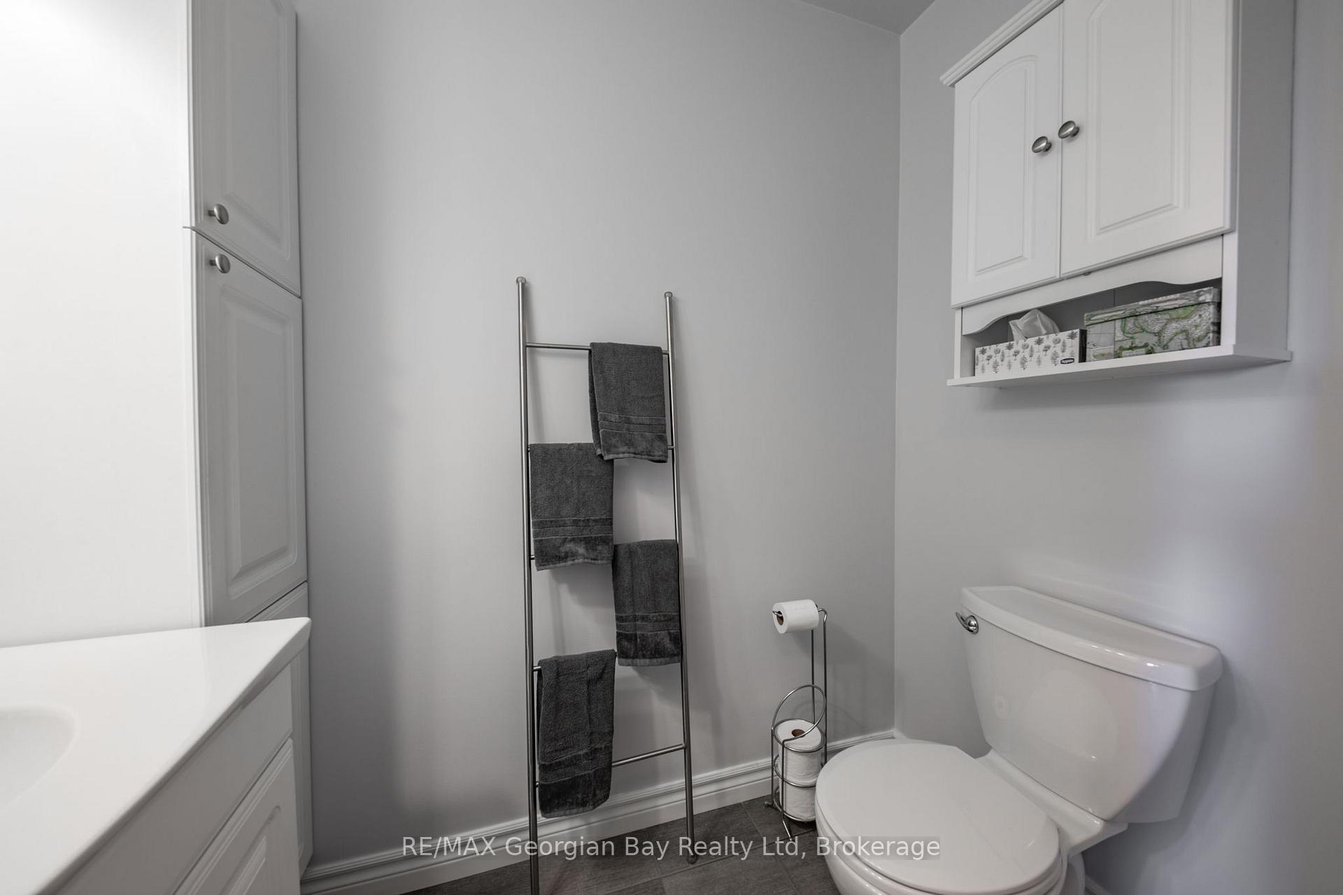 Photo 17 of 160 Griffin Street, Midland — HOMEH