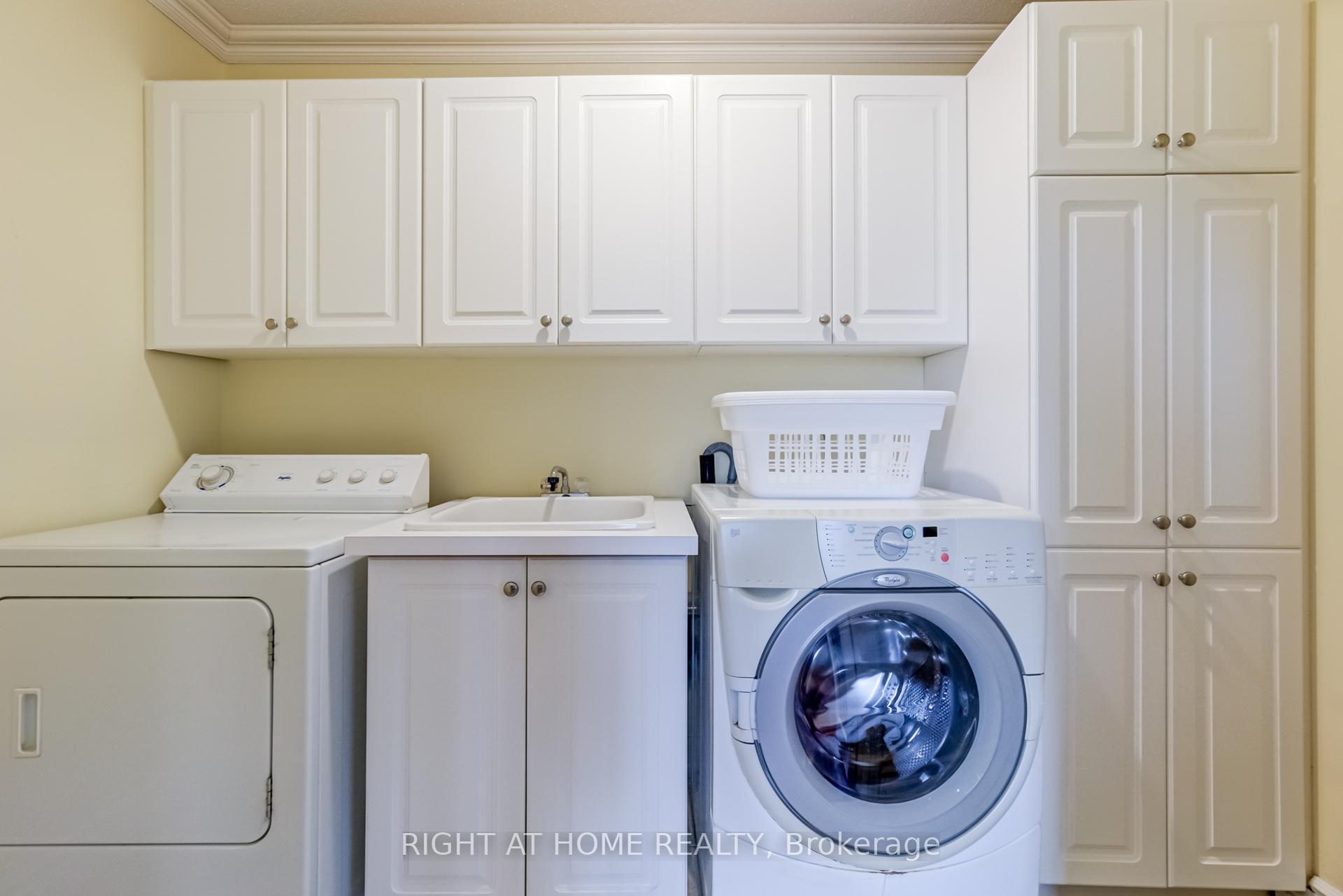 Photo 10 of 27 Sir Kay Drive, Markham, Markham Village — HOMEH