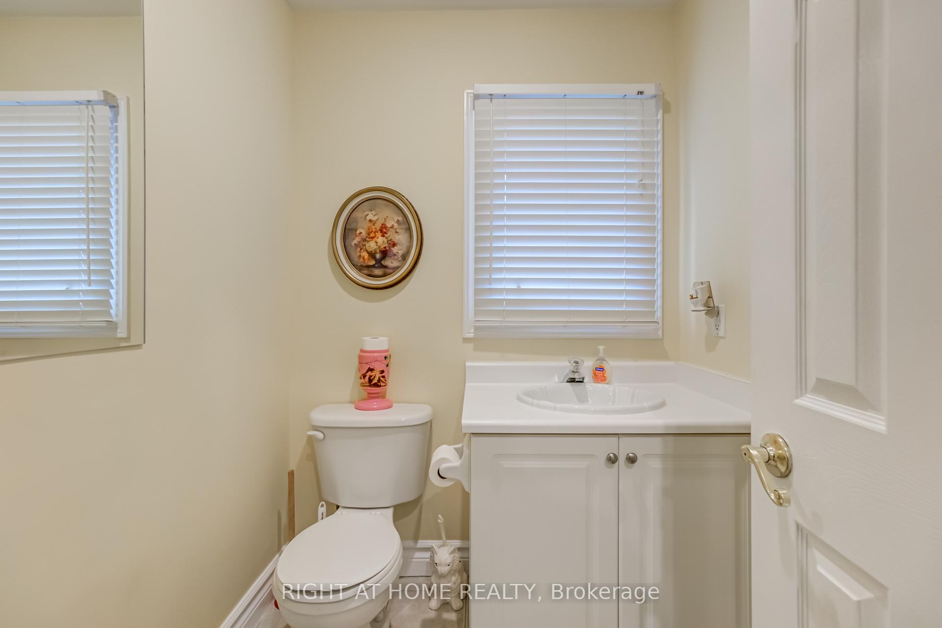 Photo 11 of 27 Sir Kay Drive, Markham, Markham Village — HOMEH