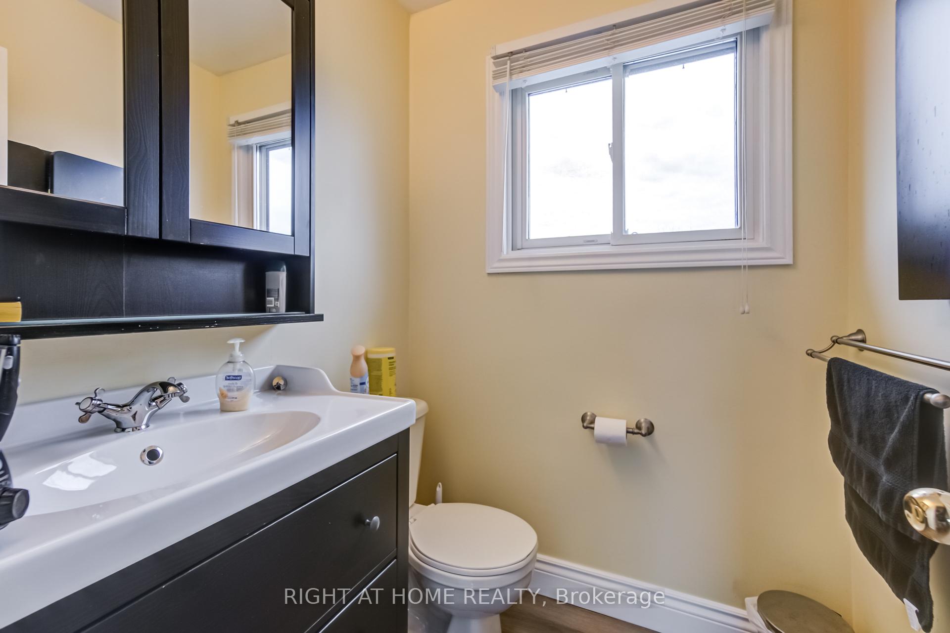 Photo 13 of 27 Sir Kay Drive, Markham, Markham Village — HOMEH