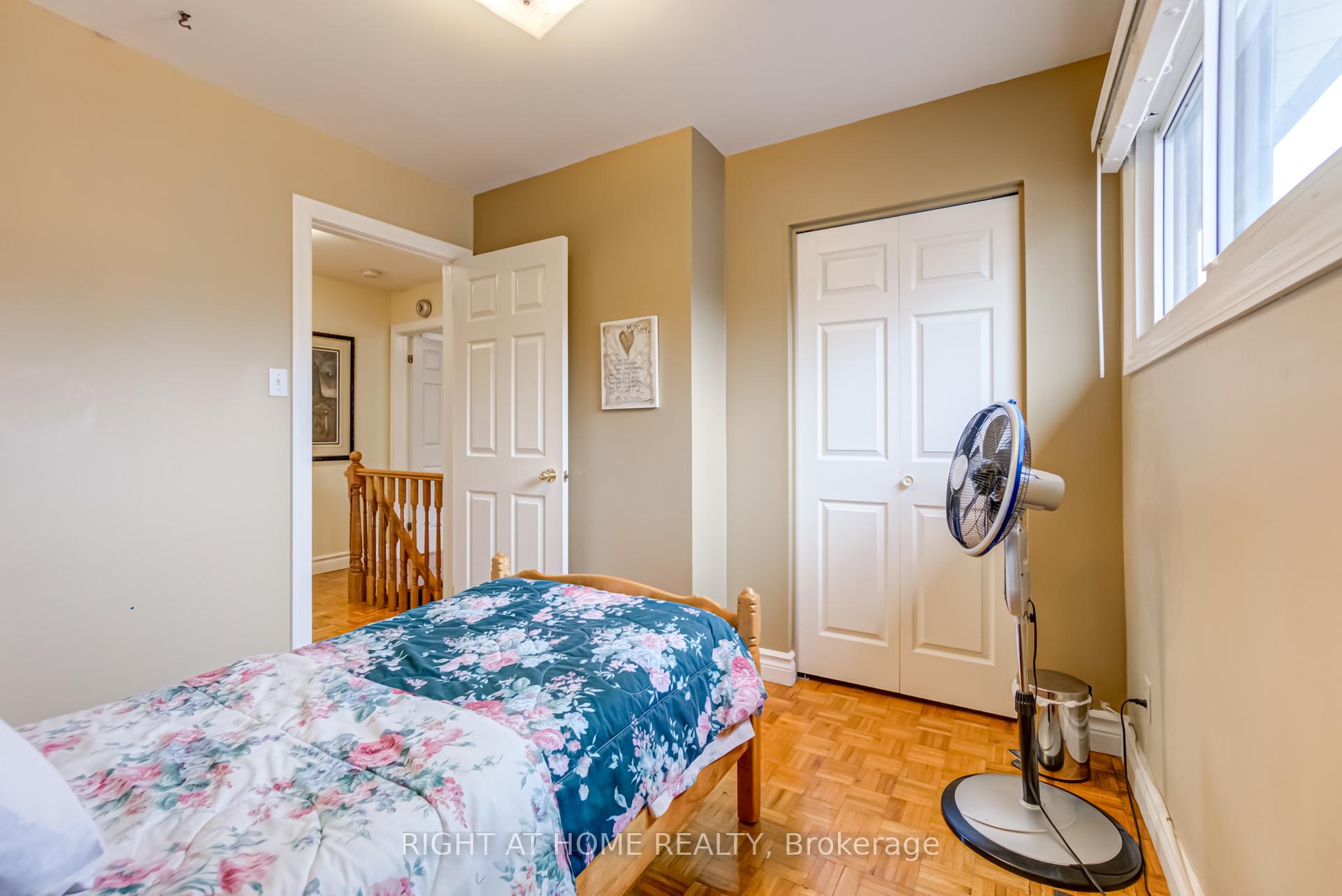 Photo 14 of 27 Sir Kay Drive, Markham, Markham Village — HOMEH