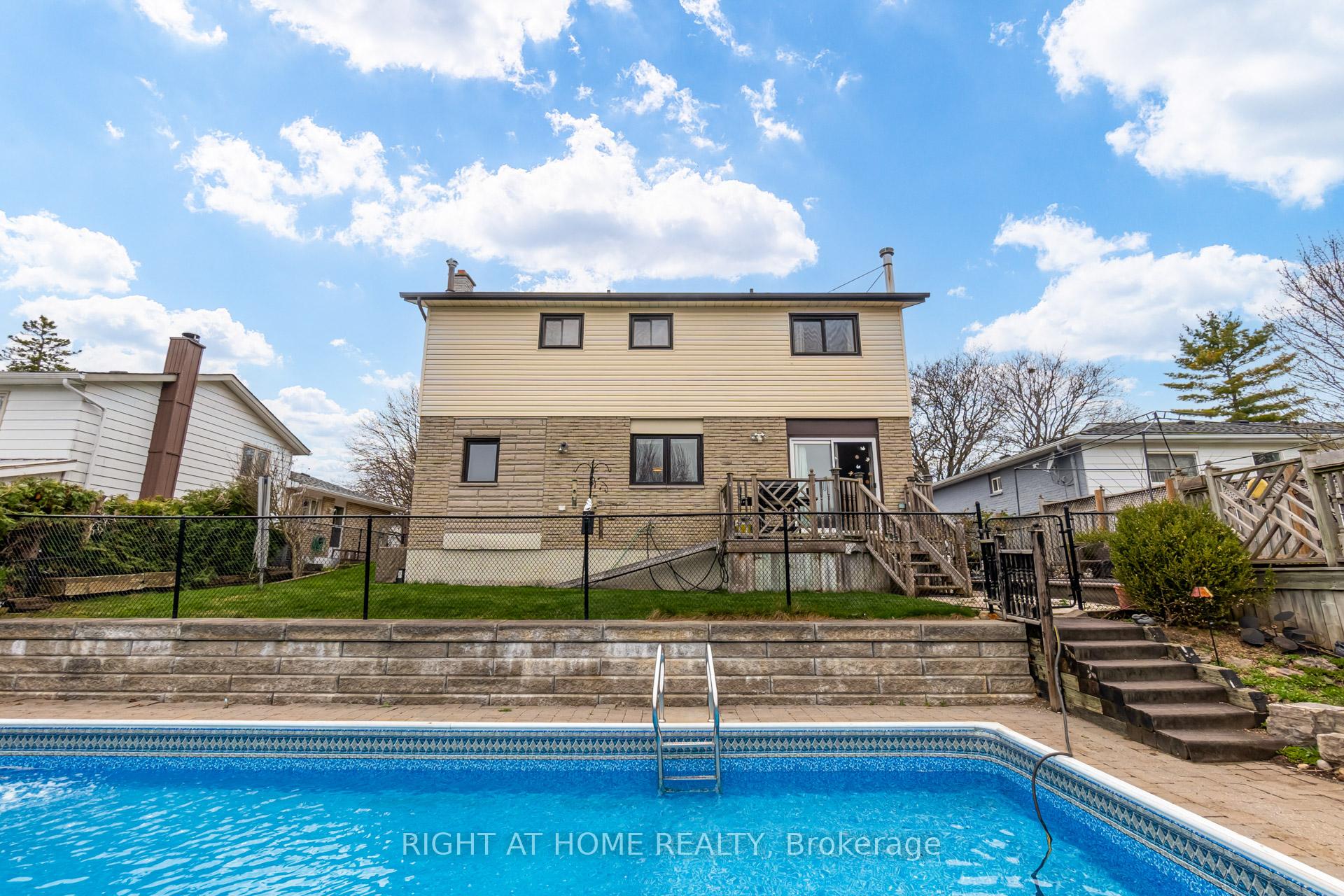Photo 24 of 27 Sir Kay Drive, Markham, Markham Village — HOMEH