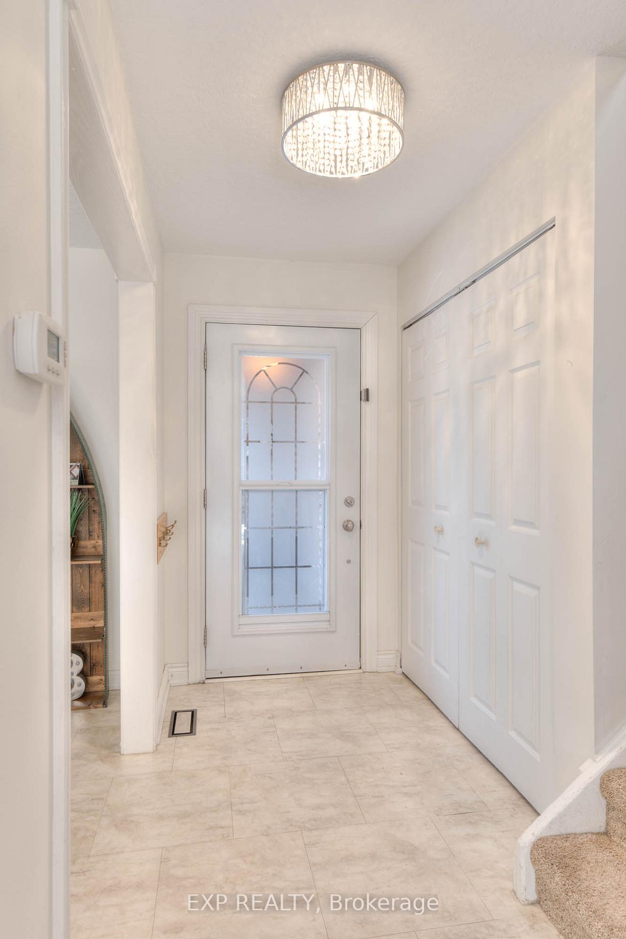 Photo 4 of 85 Pathfinder Crescent, Kitchener — HOMEH
