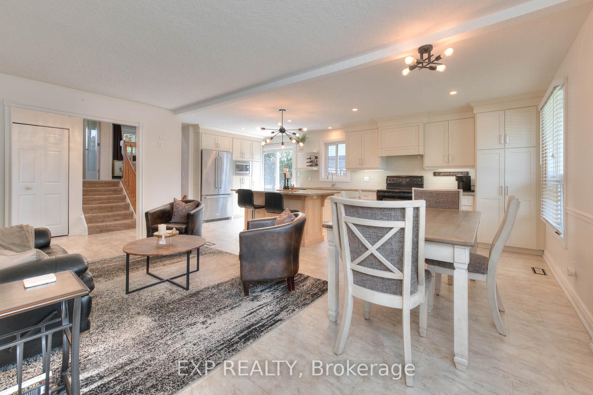 Photo 9 of 85 Pathfinder Crescent, Kitchener — HOMEH