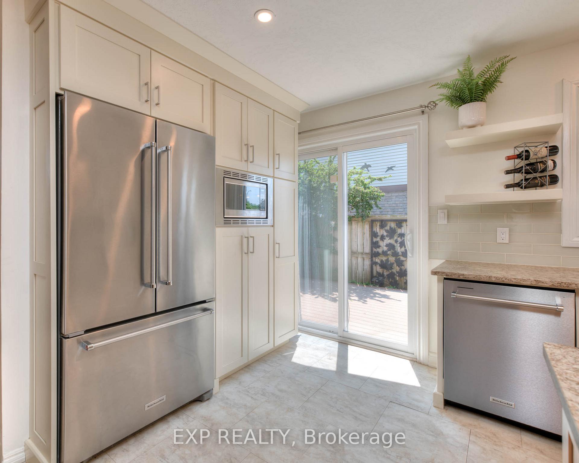 Photo 11 of 85 Pathfinder Crescent, Kitchener — HOMEH