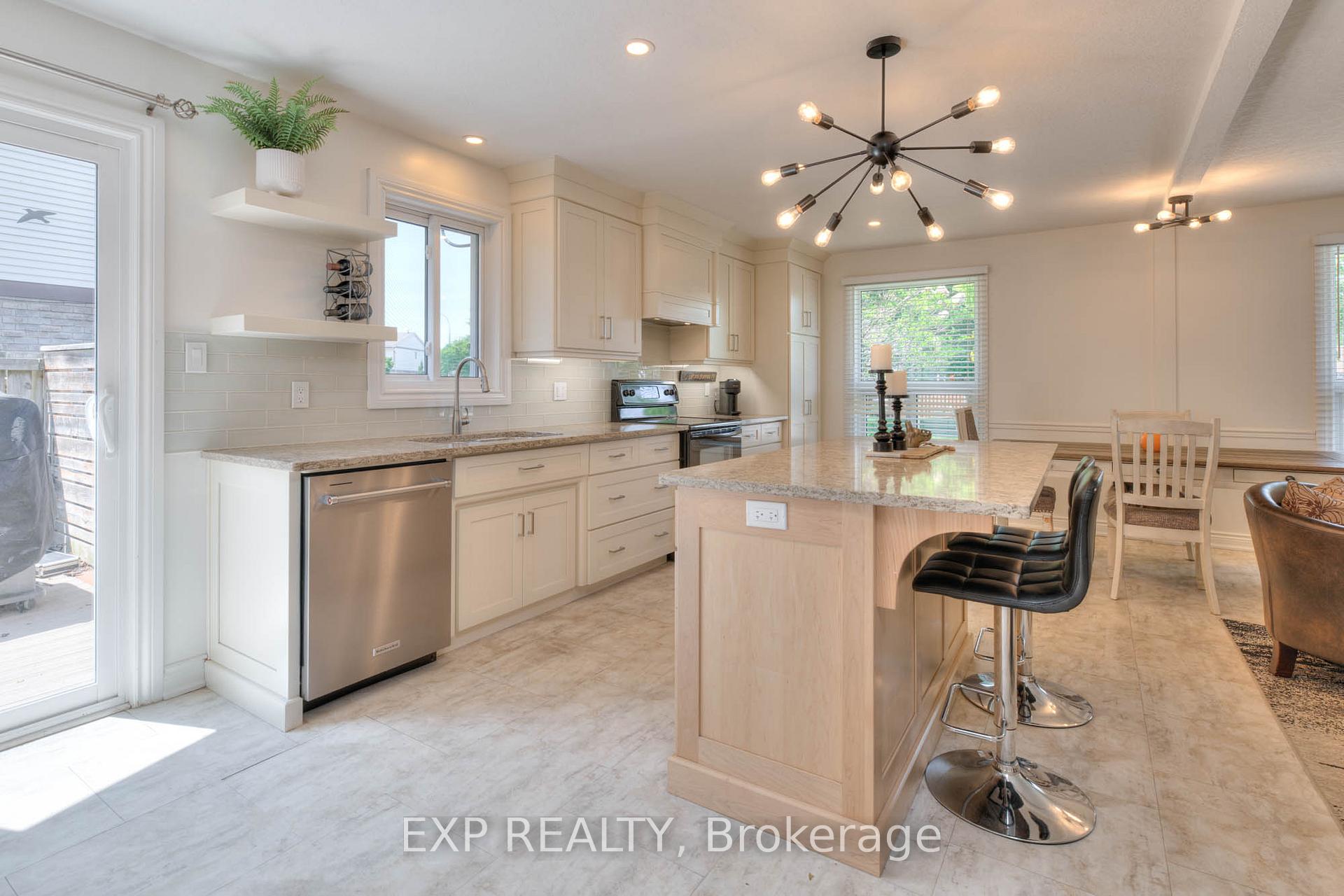 Photo 12 of 85 Pathfinder Crescent, Kitchener — HOMEH