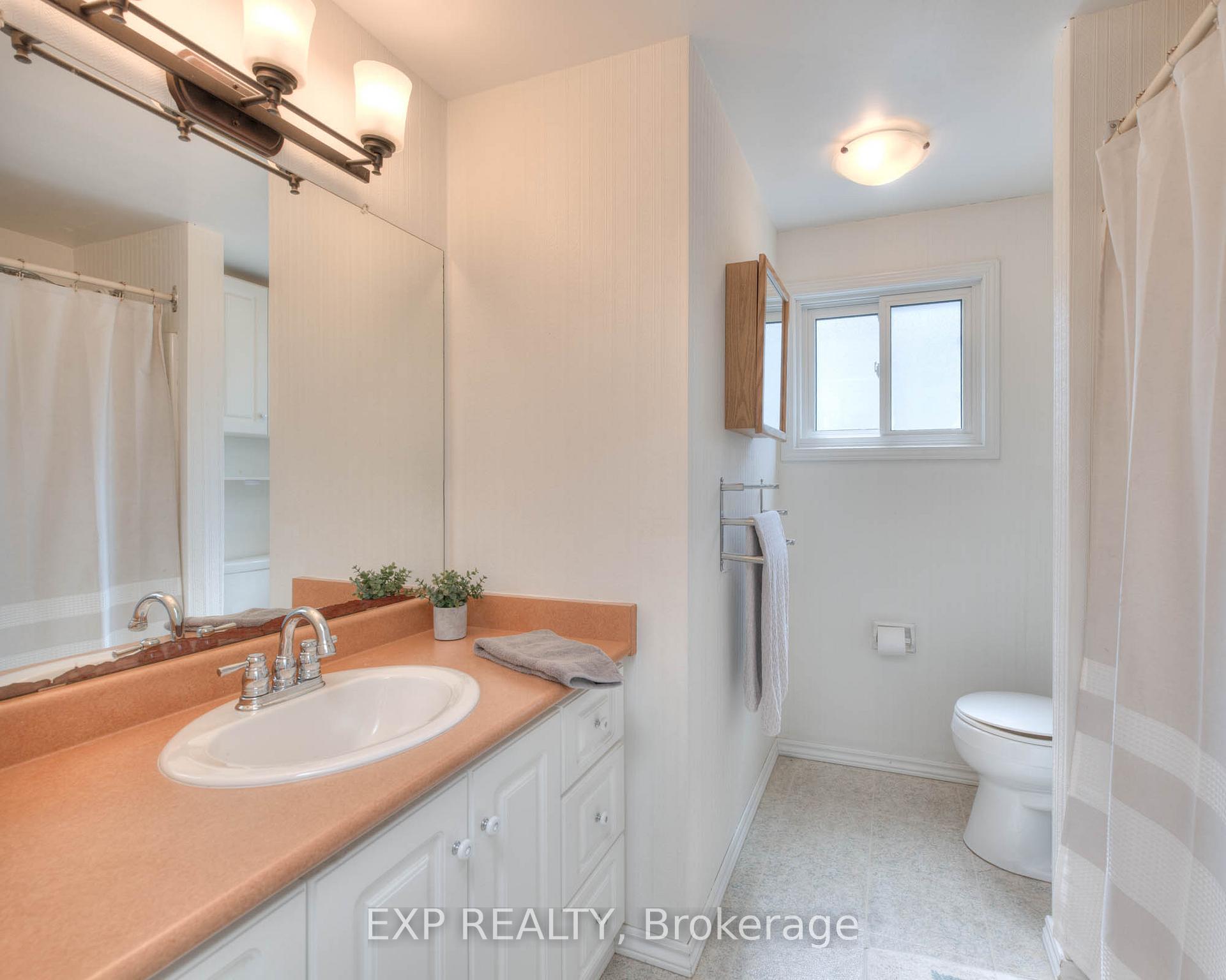 Photo 18 of 85 Pathfinder Crescent, Kitchener — HOMEH