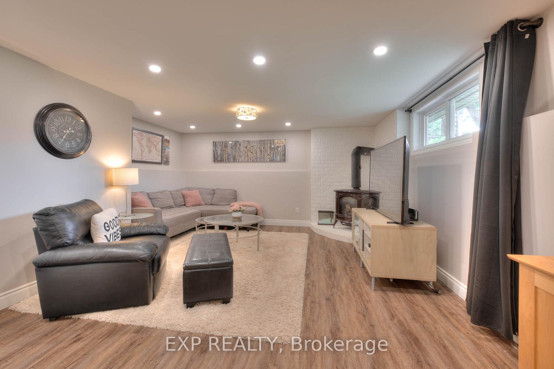 Photo 24 of 85 Pathfinder Crescent, Kitchener — HOMEH