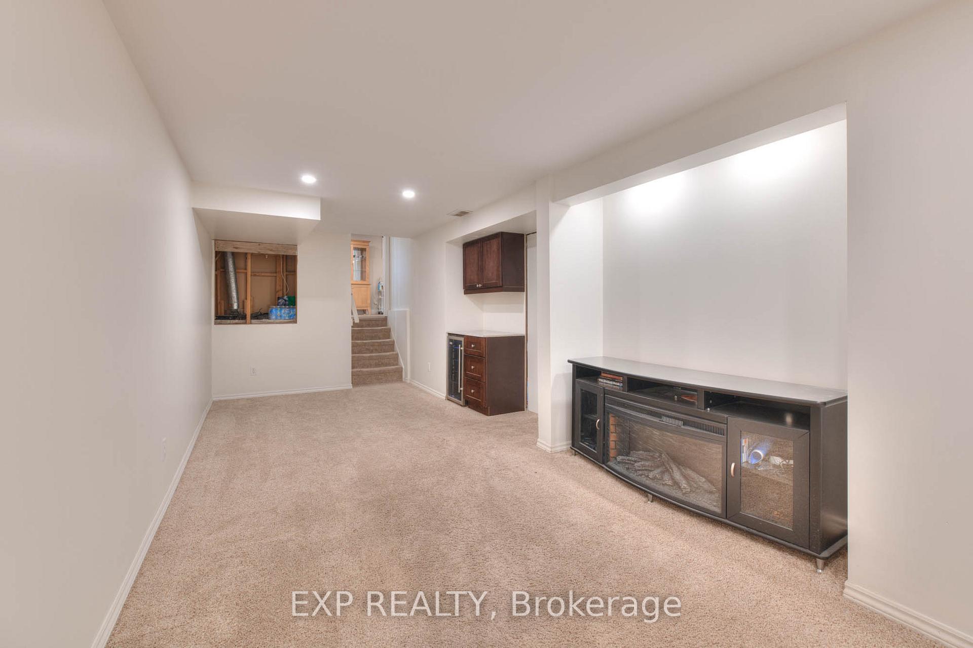 Photo 30 of 85 Pathfinder Crescent, Kitchener — HOMEH