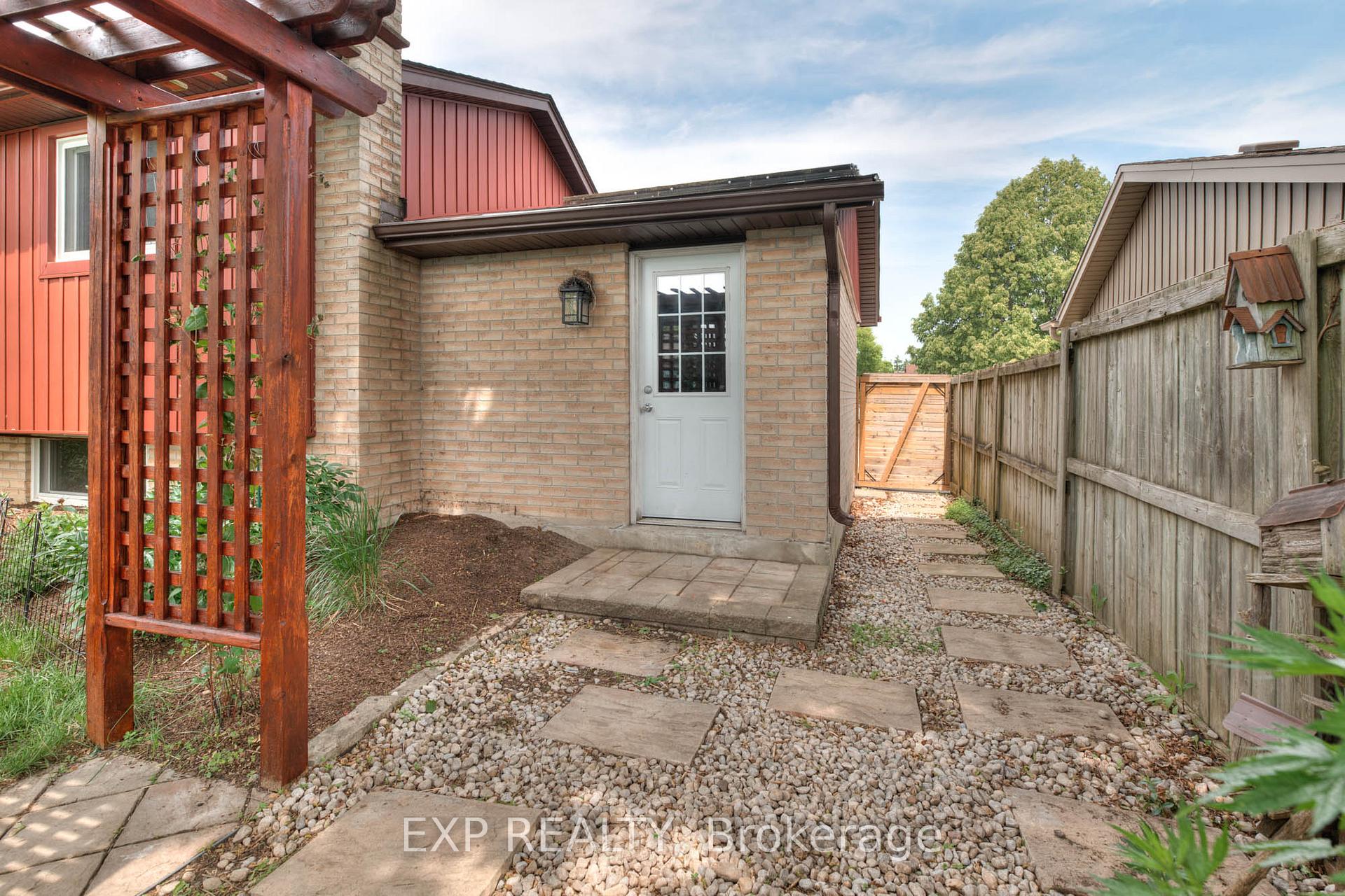 Photo 38 of 85 Pathfinder Crescent, Kitchener — HOMEH