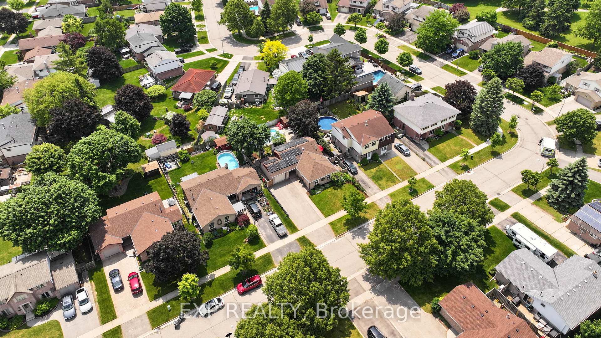 Photo 43 of 85 Pathfinder Crescent, Kitchener — HOMEH