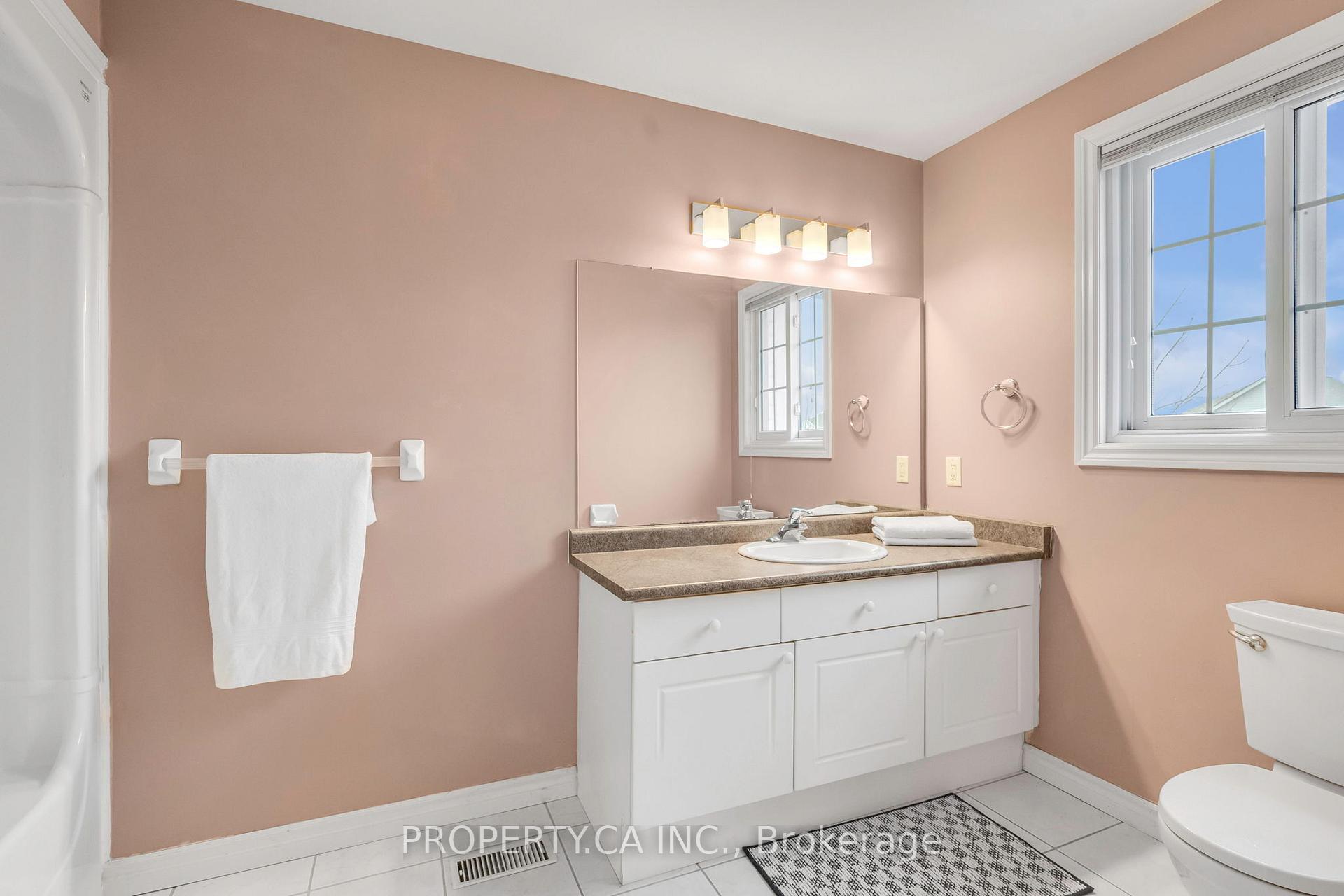 Photo 18 of 294 Huck Crescent, Kitchener — HOMEH